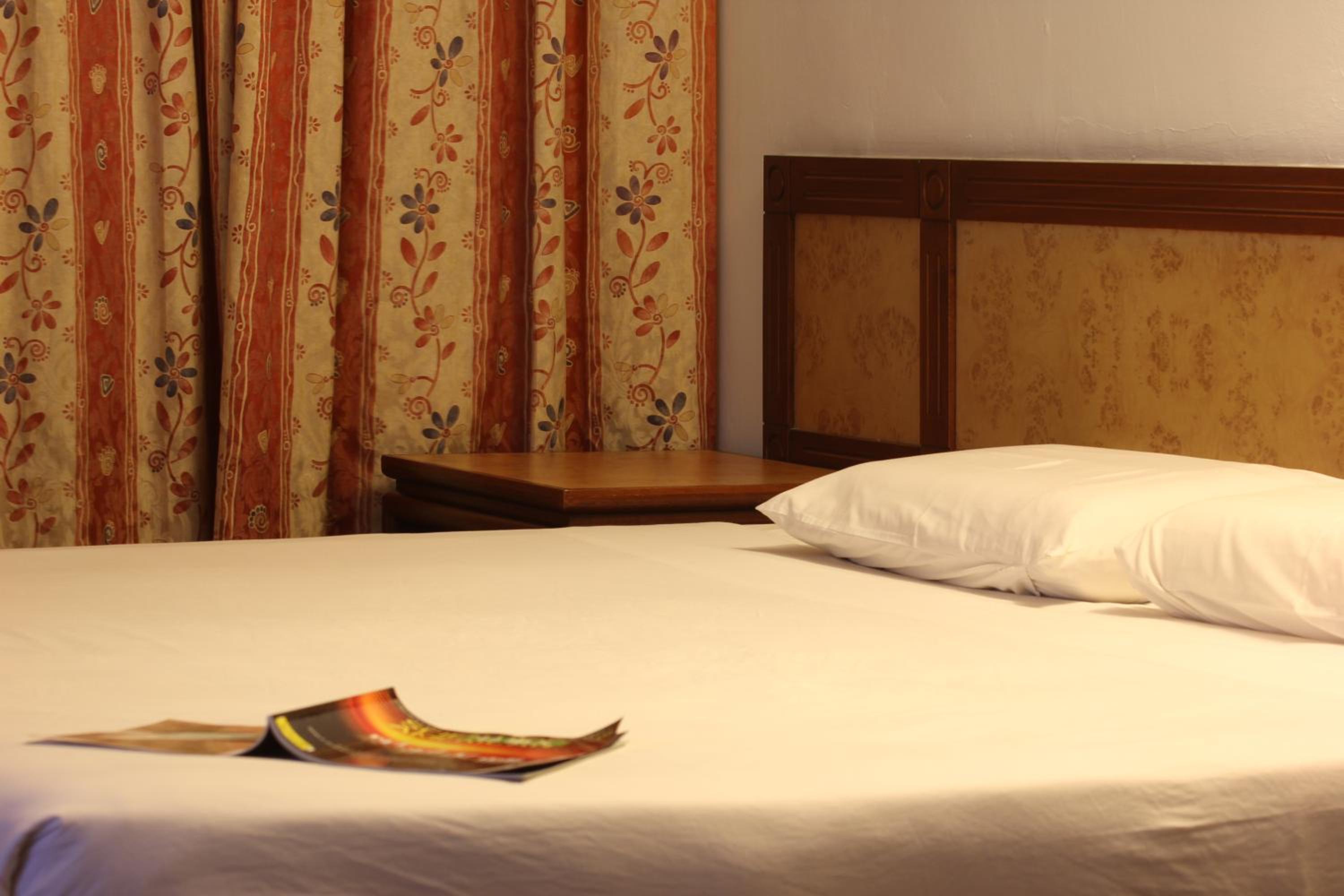 Deluxe King Room photo 3