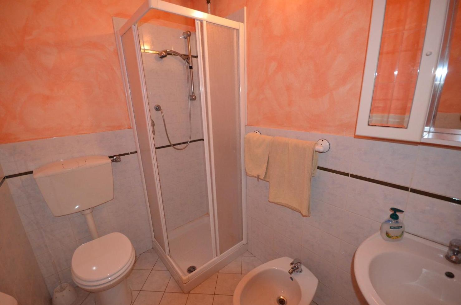 Two-Bedroom House photo 3