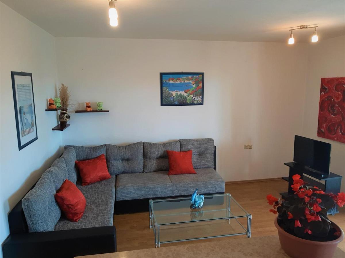 Apartment with Terrace - Photo 3