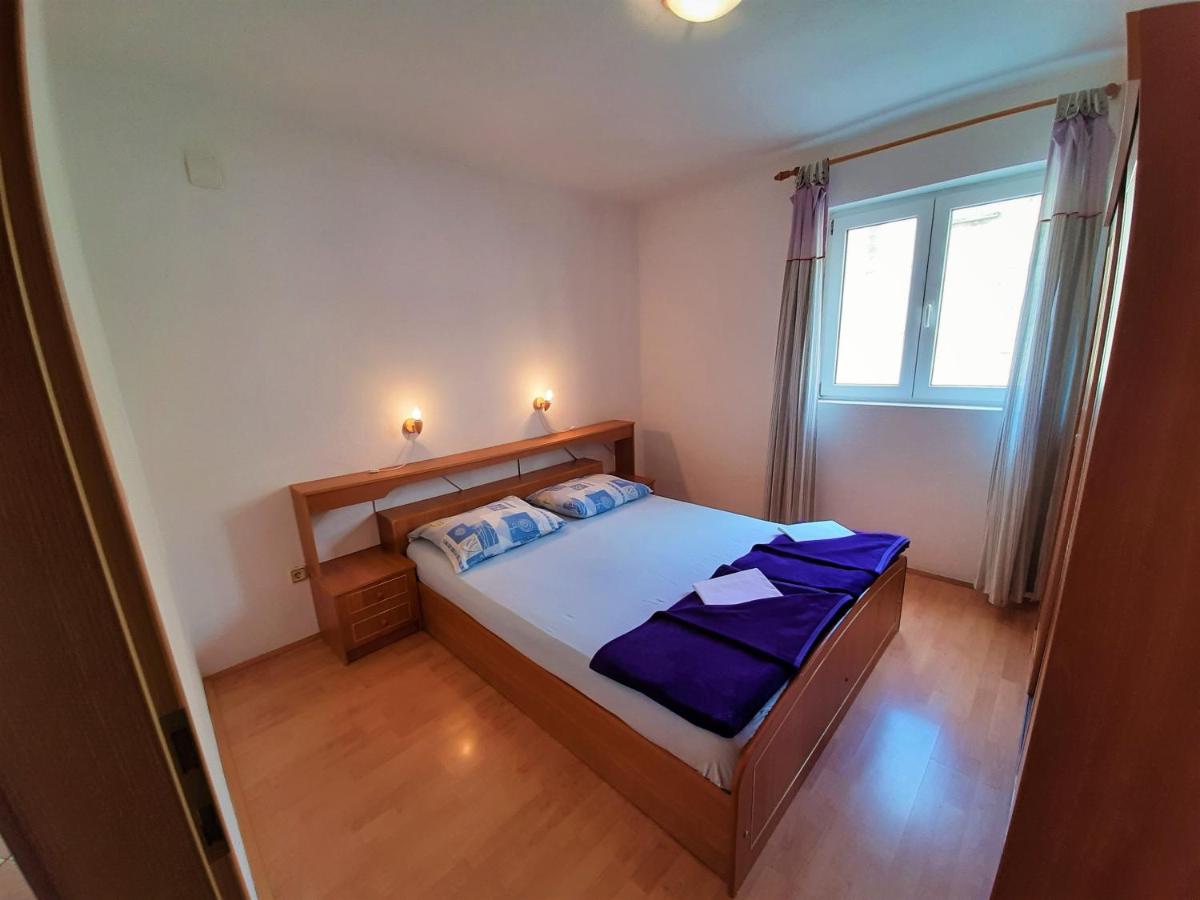 Apartment with Terrace - Photo 8