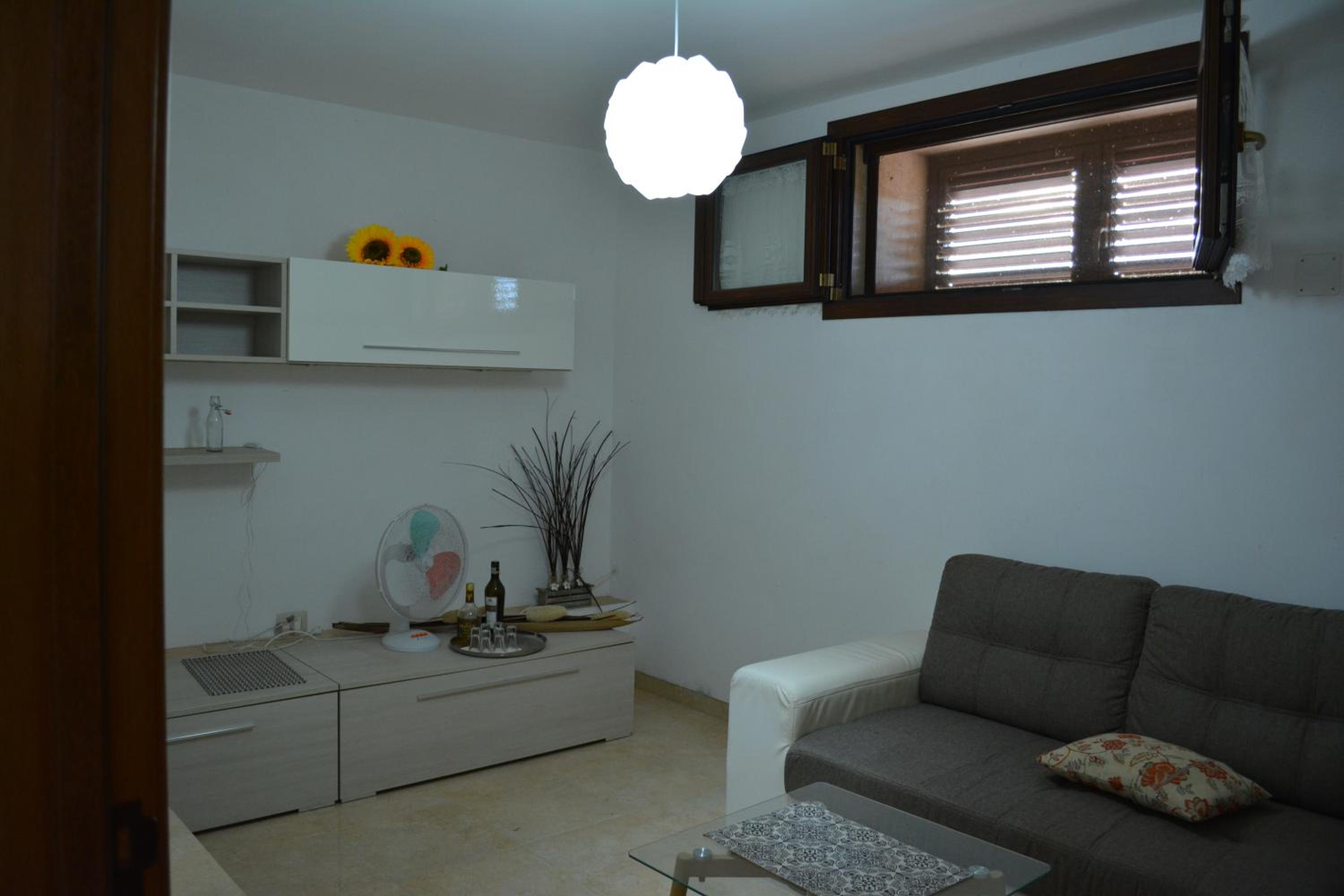 One-Bedroom House photo 2
