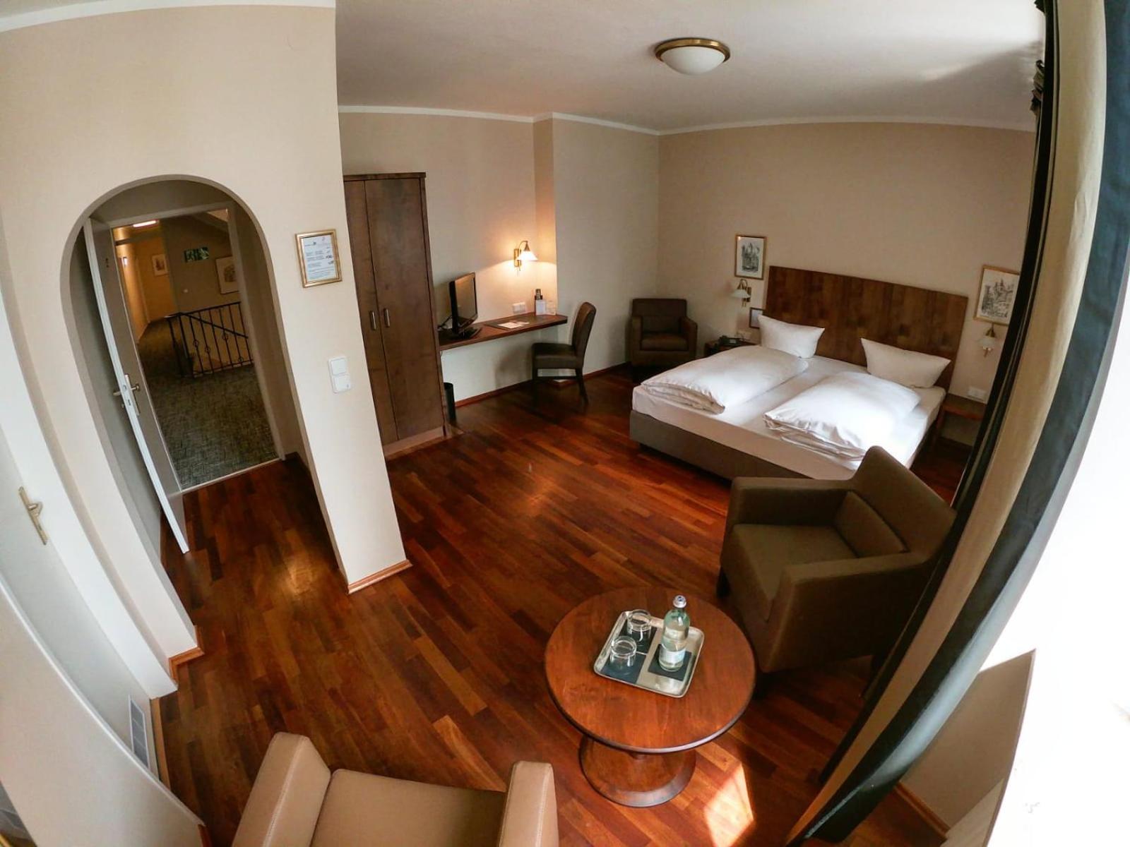 Double Room - Photo 8