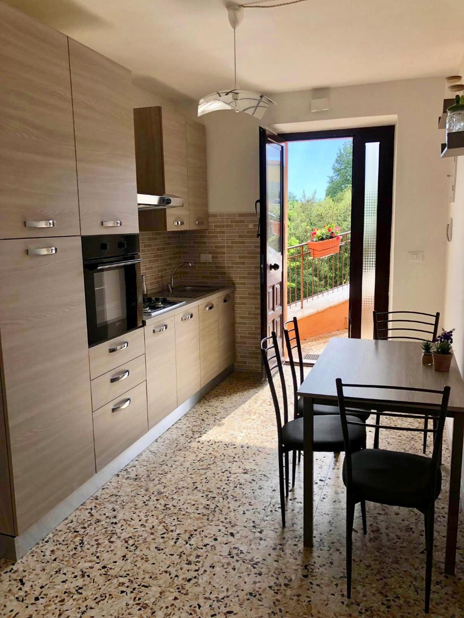 Two-Bedroom House - Photo 9