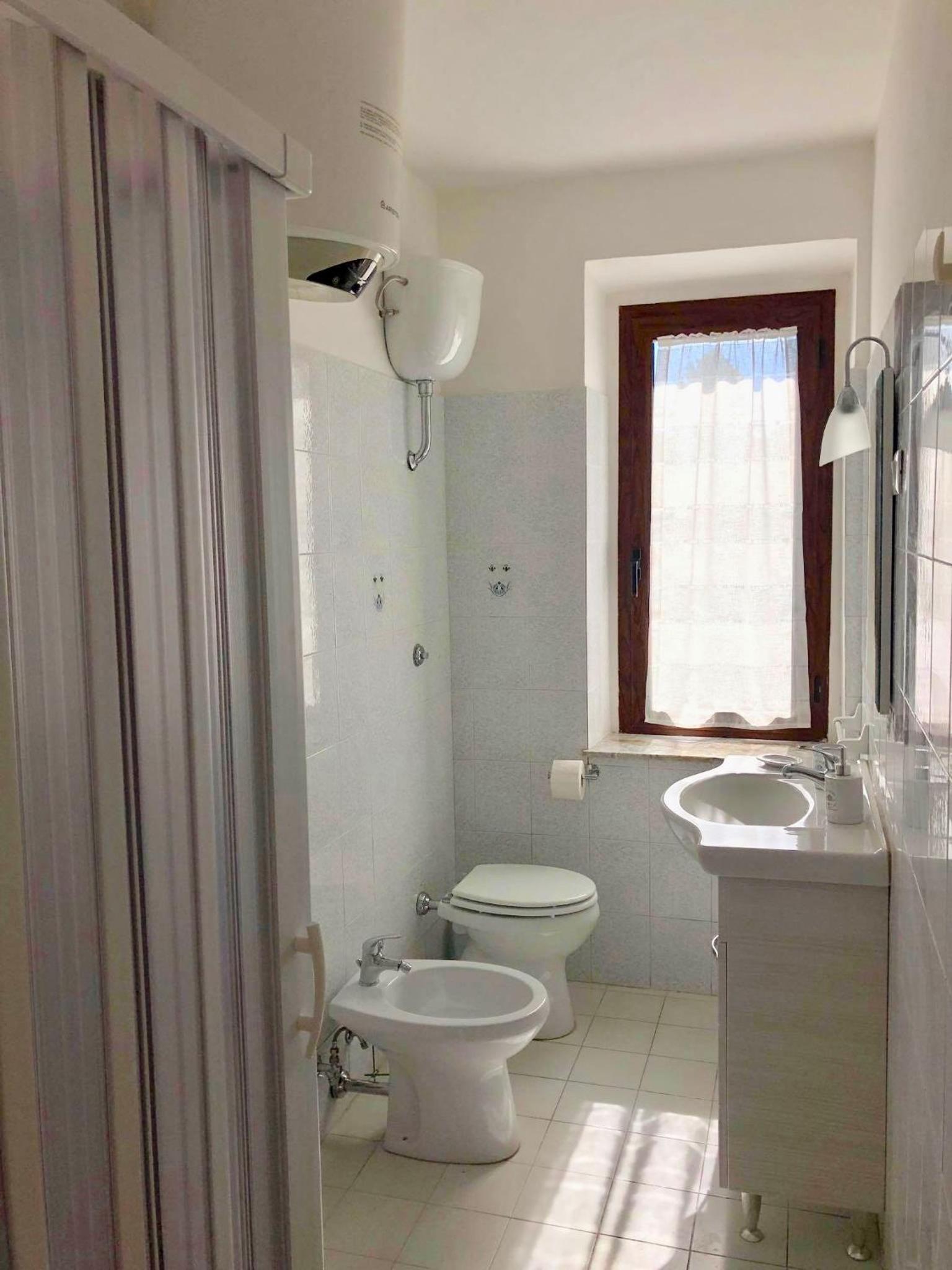 Two-Bedroom House - Photo 3
