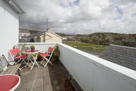 Apartment with Terrace - Photo 3