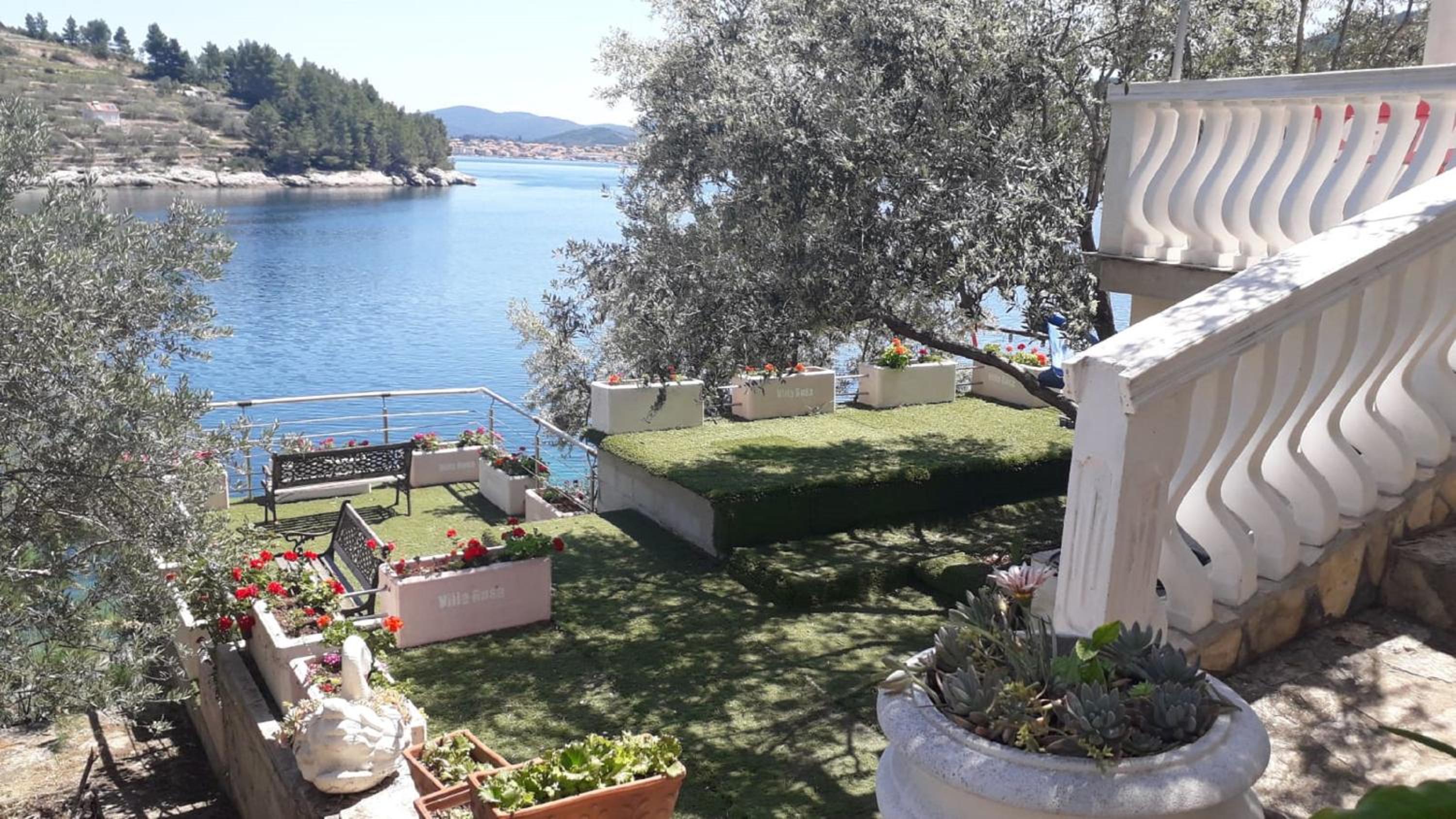 One Bedroom Apartment with Terrace and Sea View photo 3