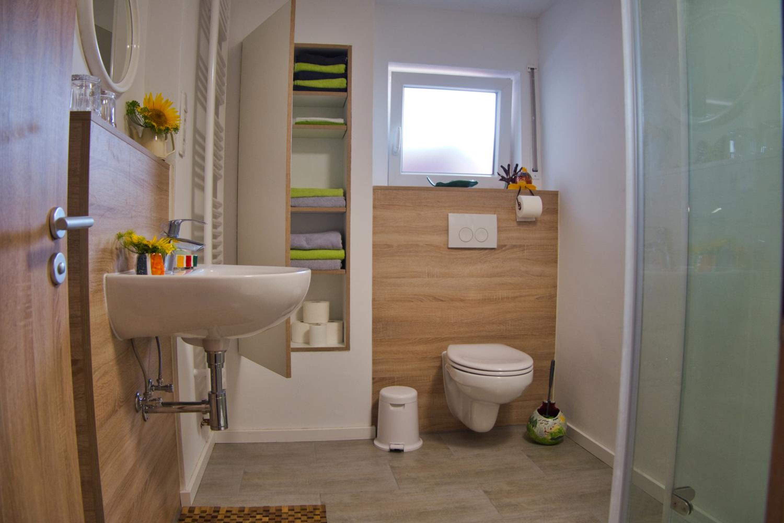 One-Bedroom Apartment - Photo 3
