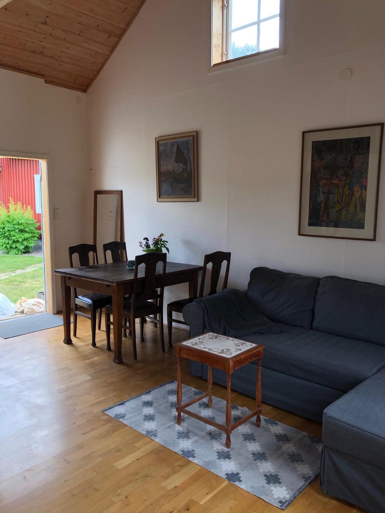 One-Bedroom House - Photo 20