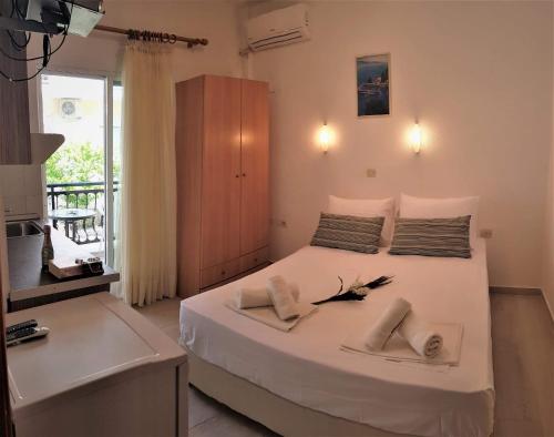 Double Room with Balcony photo 3