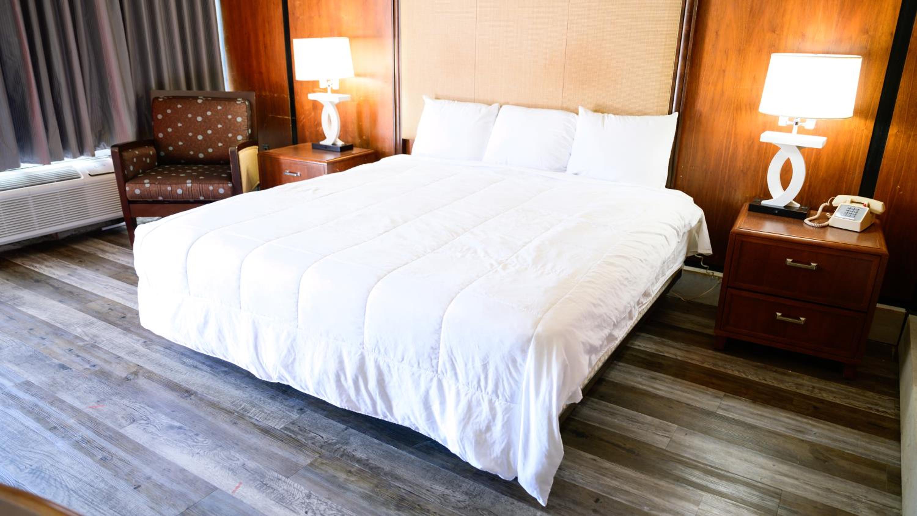 Deluxe King Room photo 3