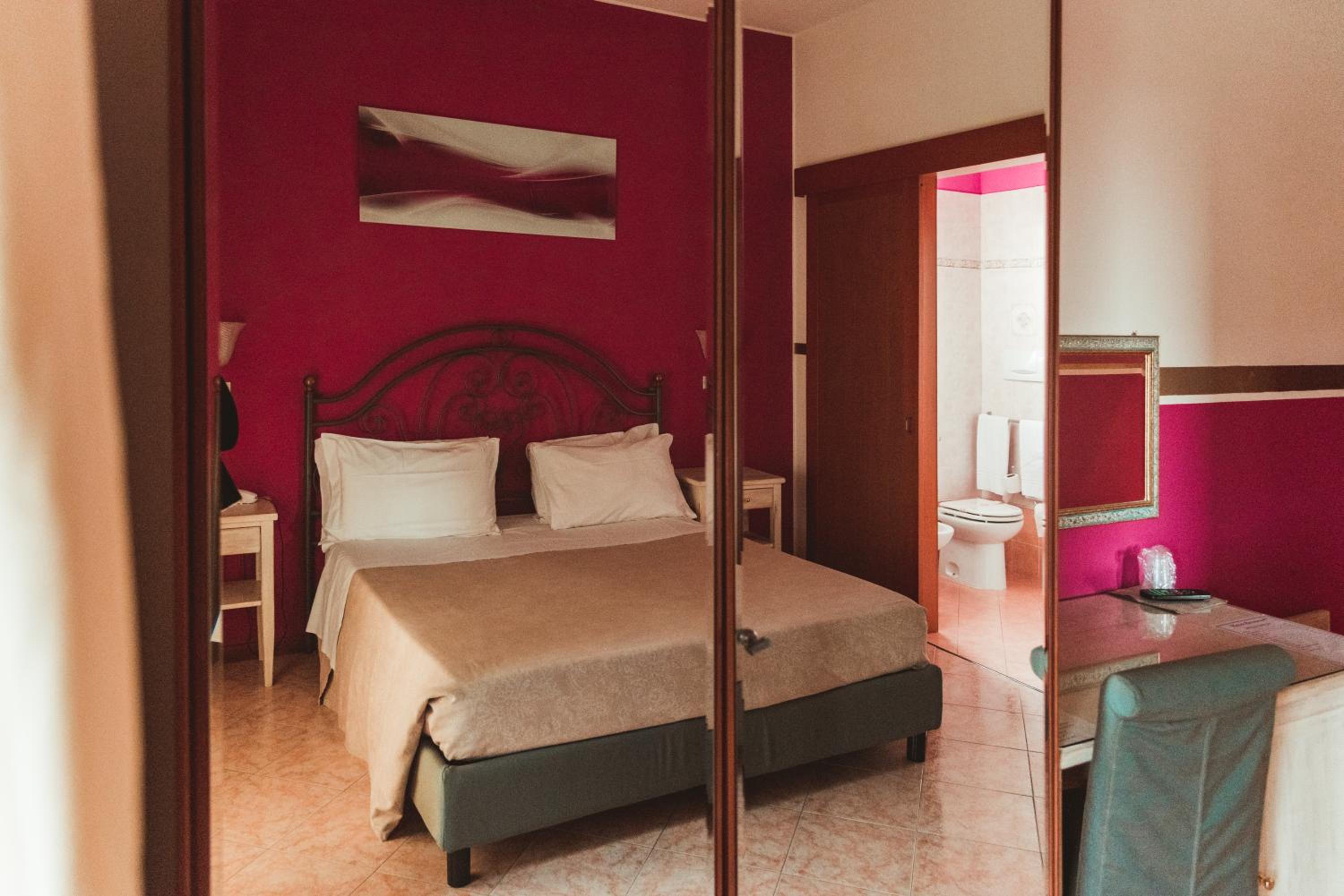 Superior Double or Twin Room with Balcony - Photo 1