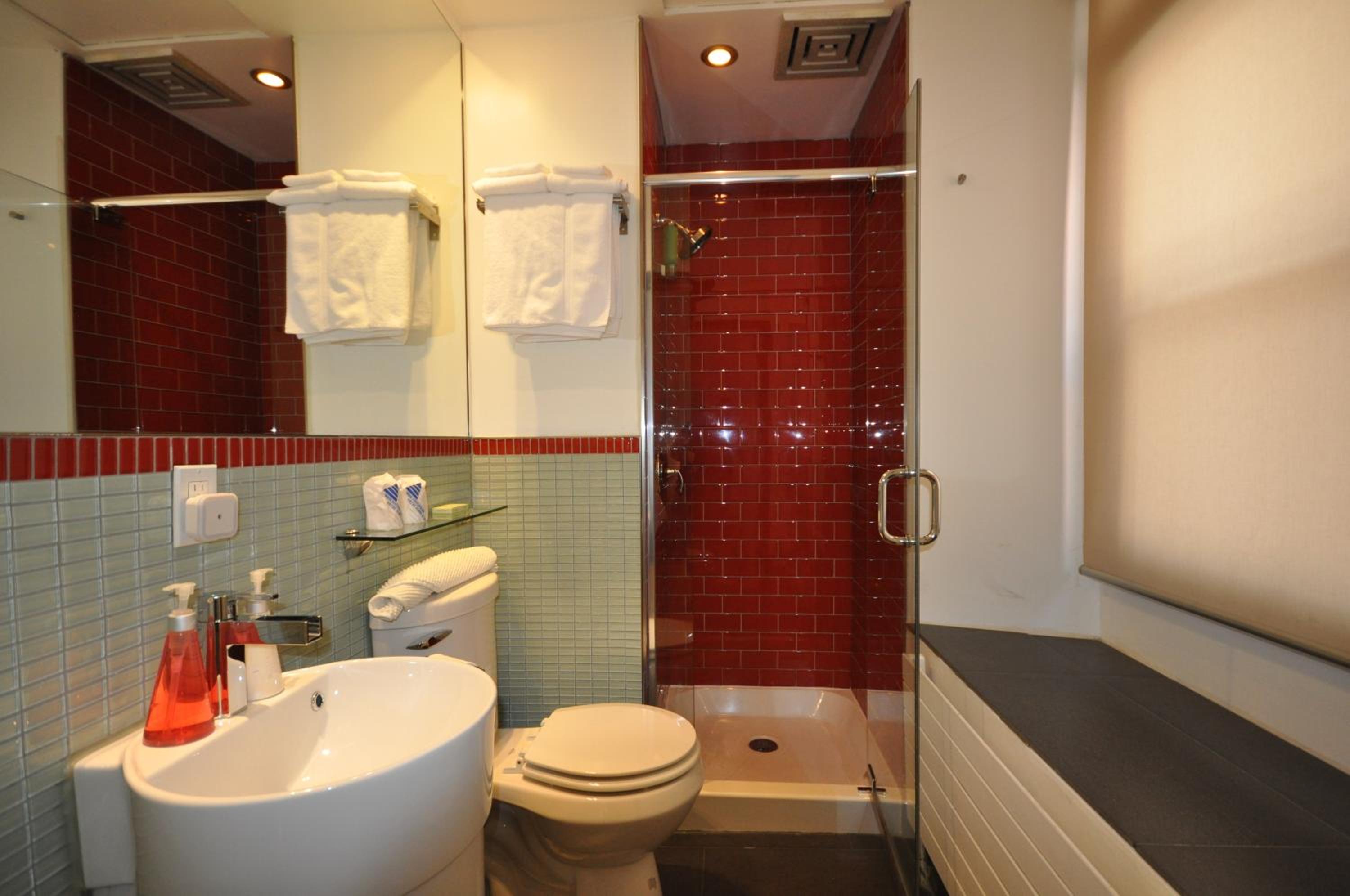 Standard Queen Room