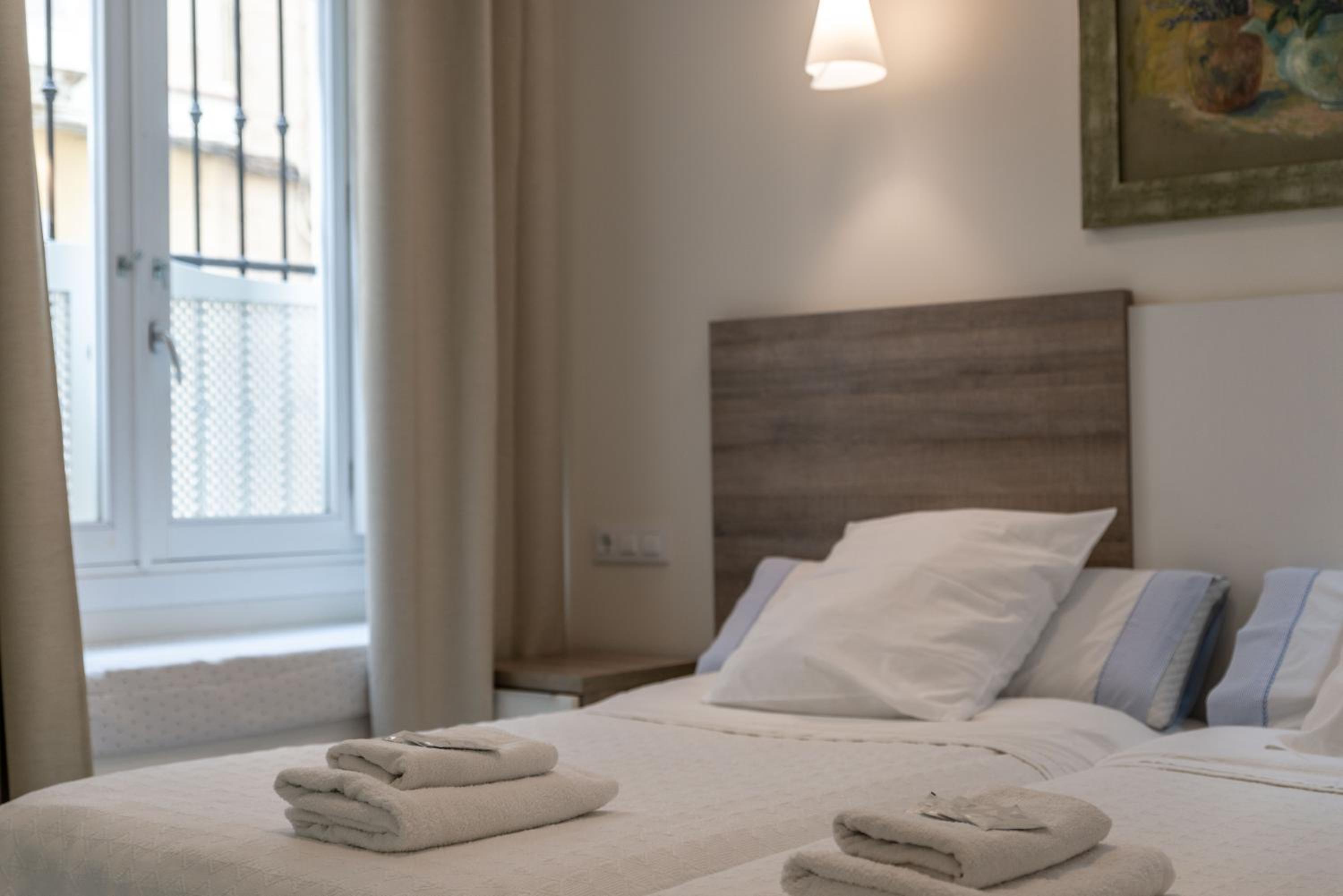 Standard Double Room - Photo 5