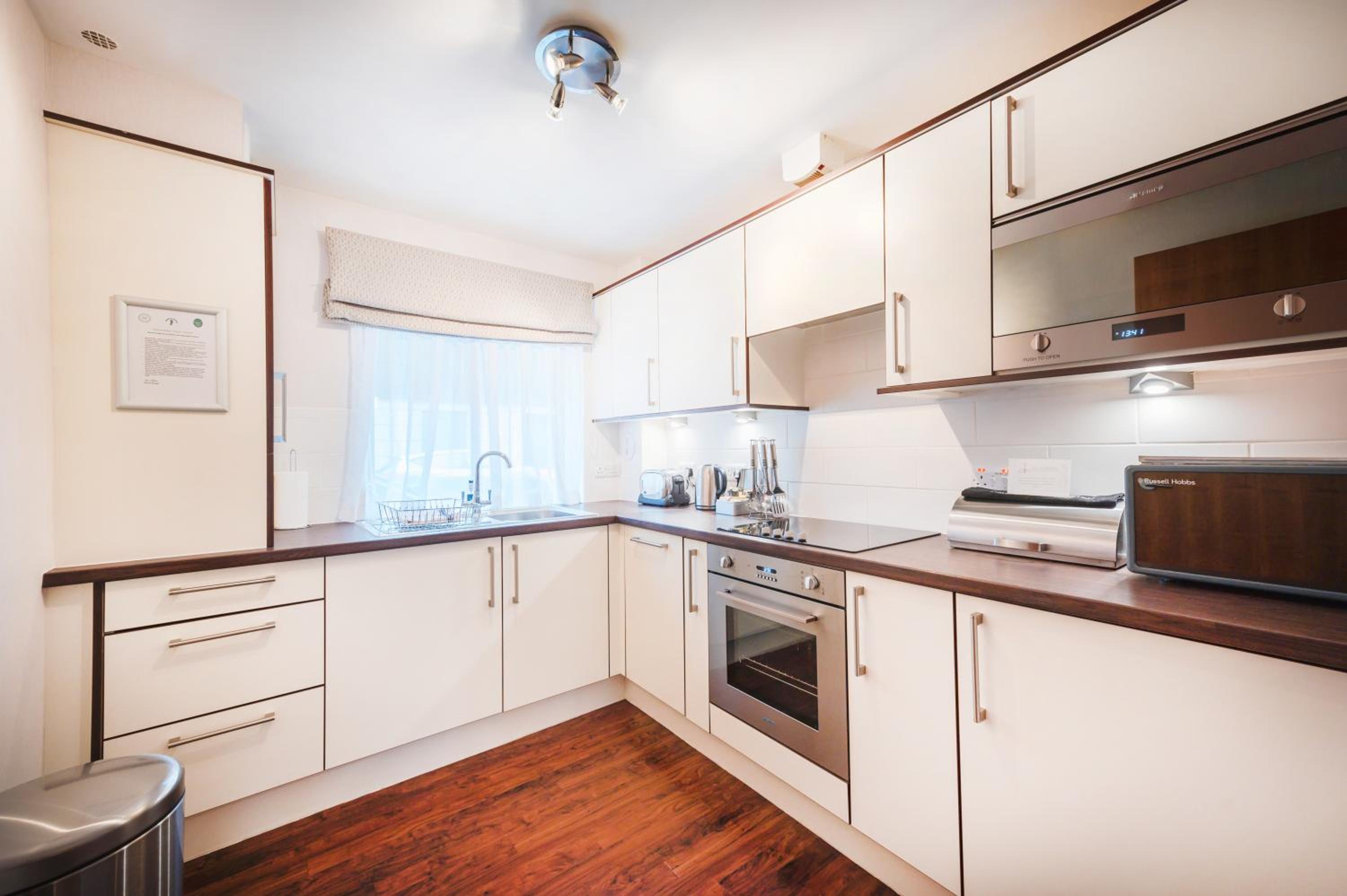 City Two Bedroom Apartment - Photo 4