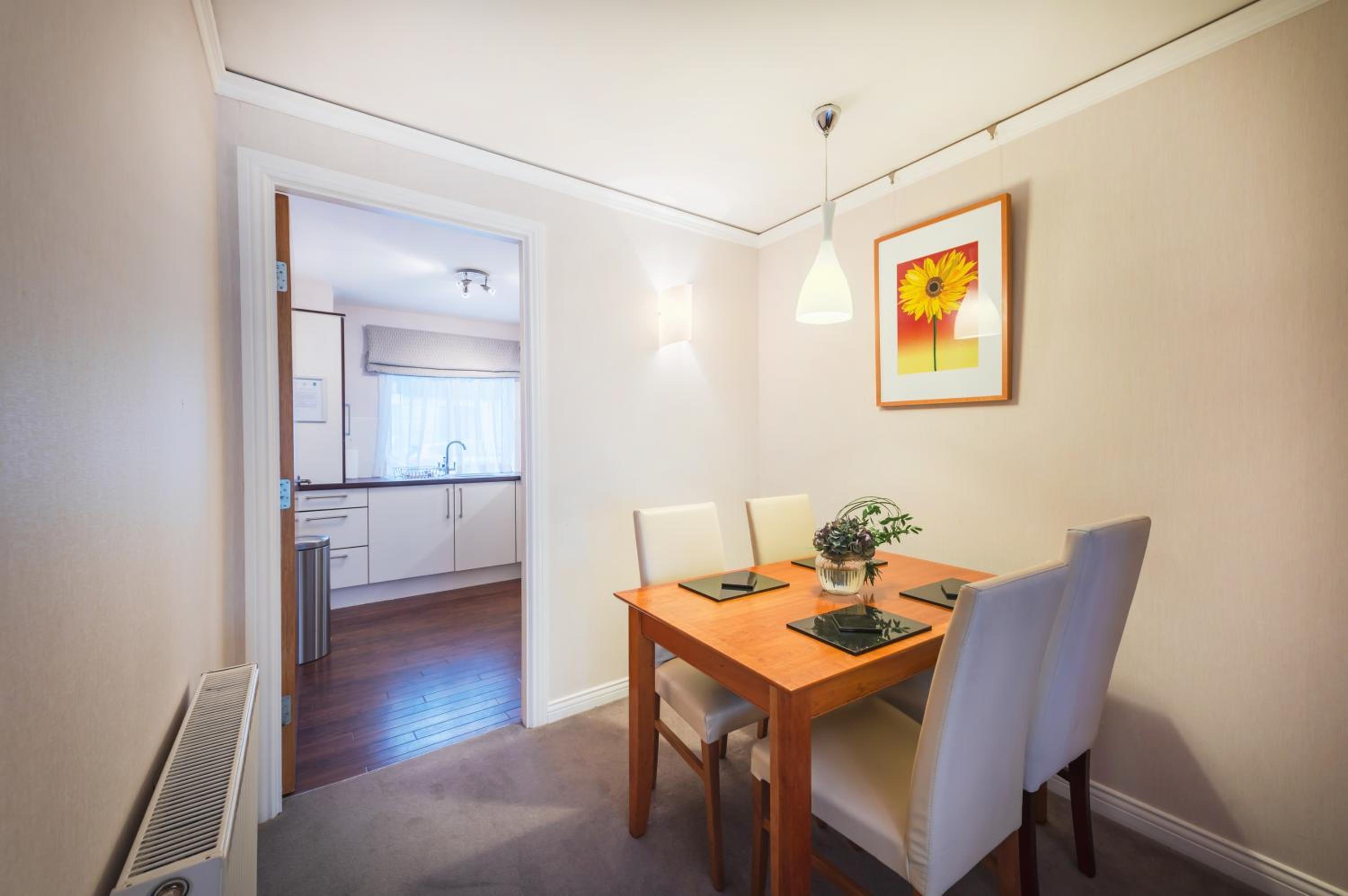 City Two Bedroom Apartment - Photo 2