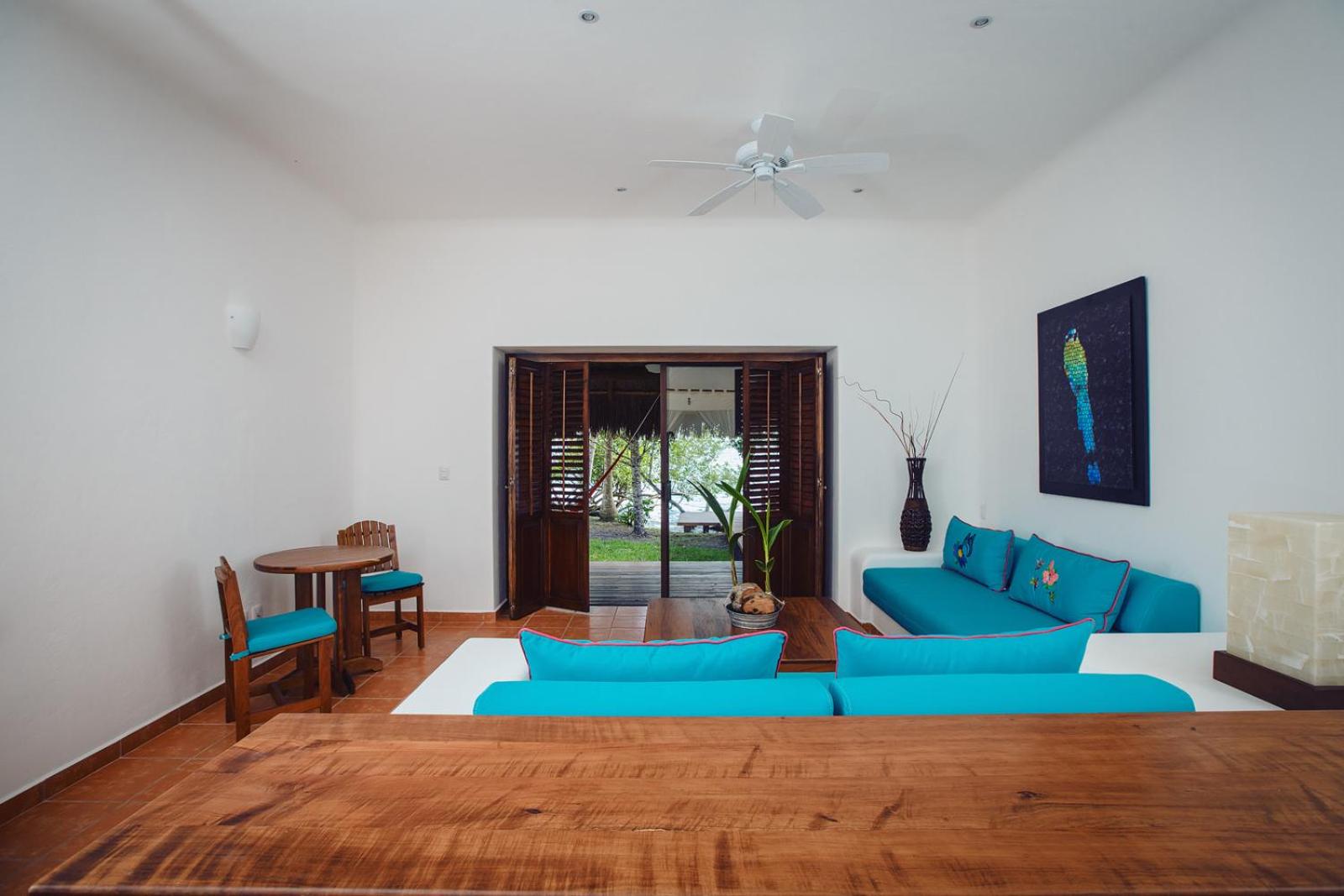 Deluxe King Suite - Photo 6