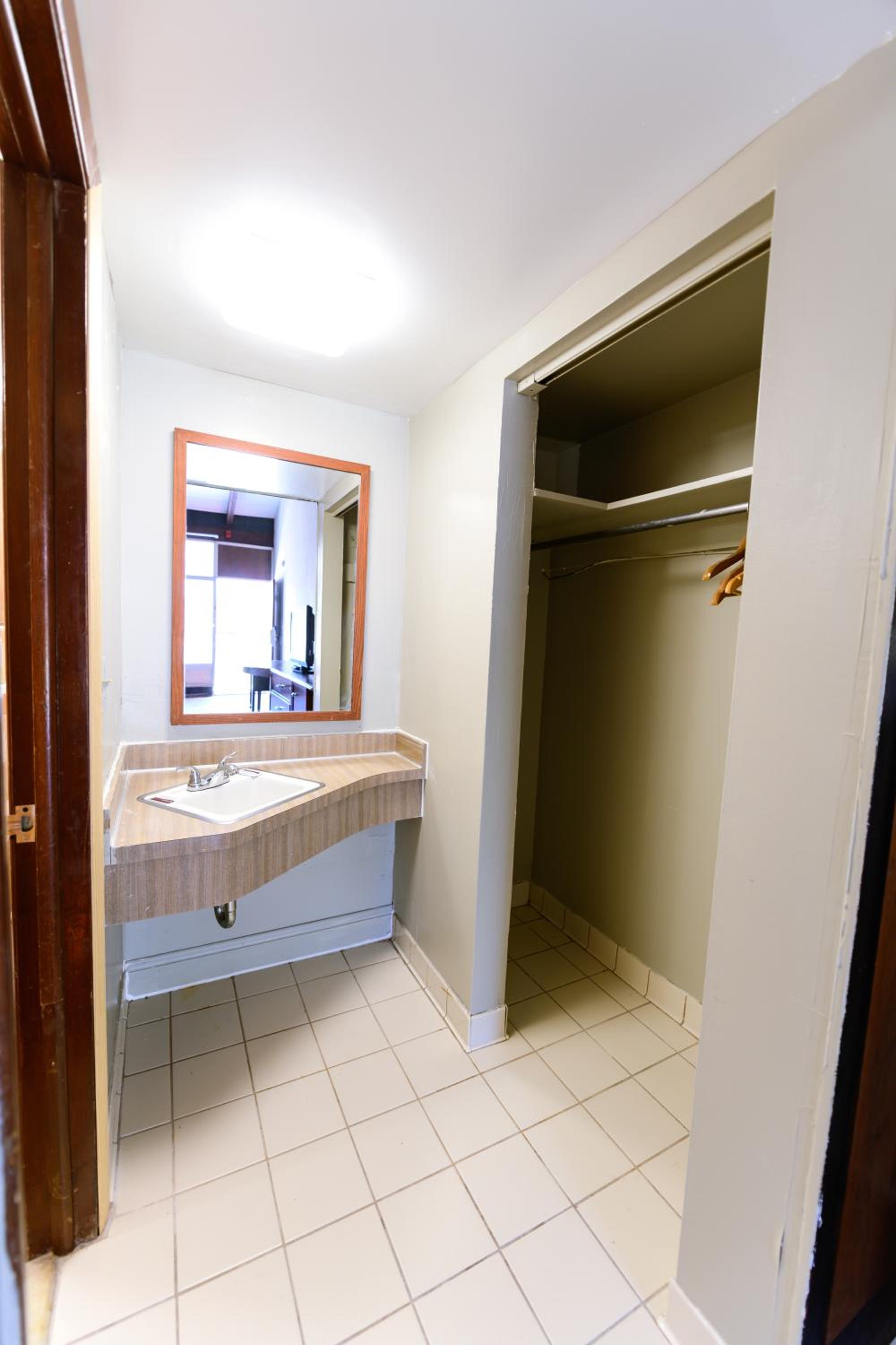 Double Room - Photo 4