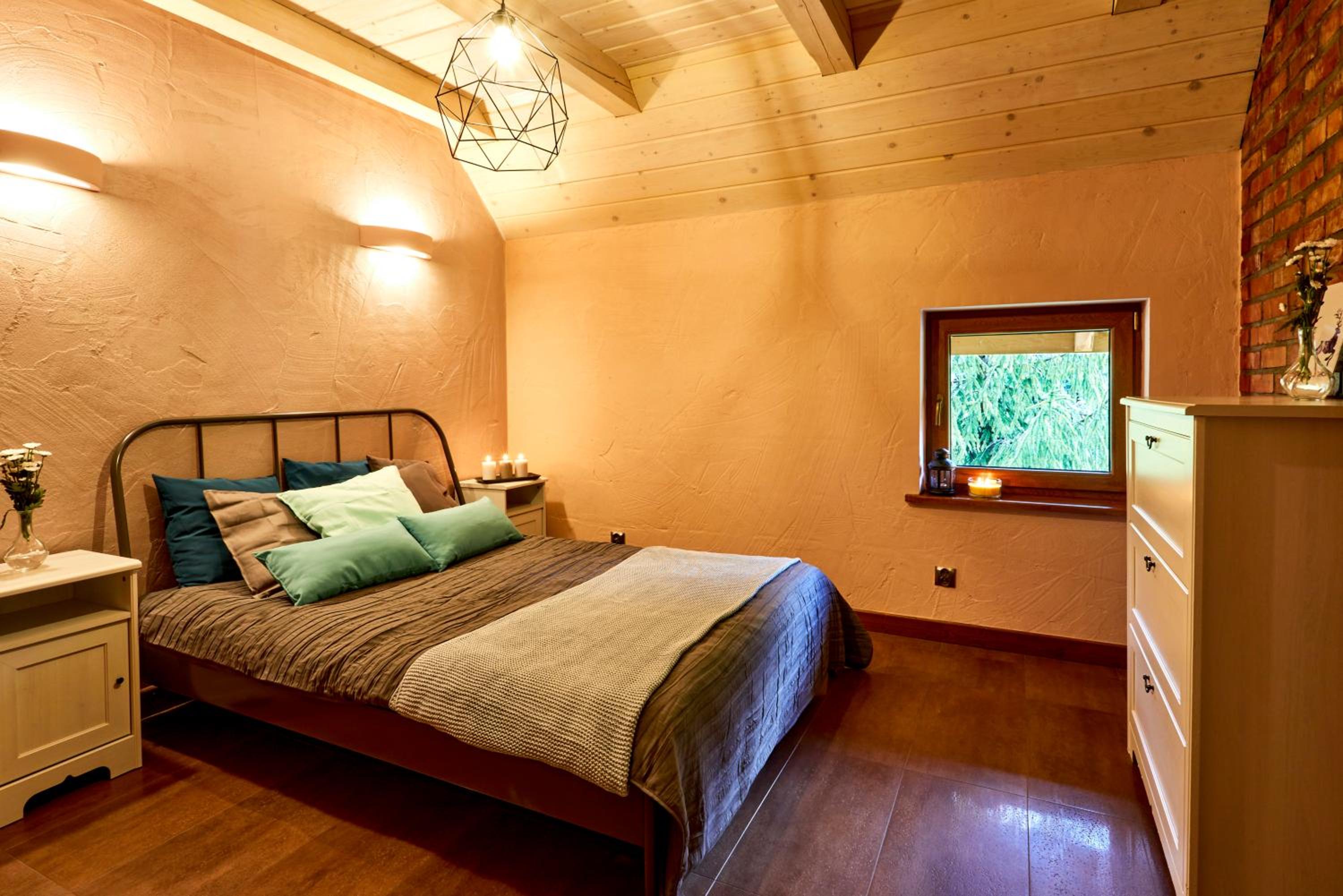Deluxe Family Suite - Photo 15
