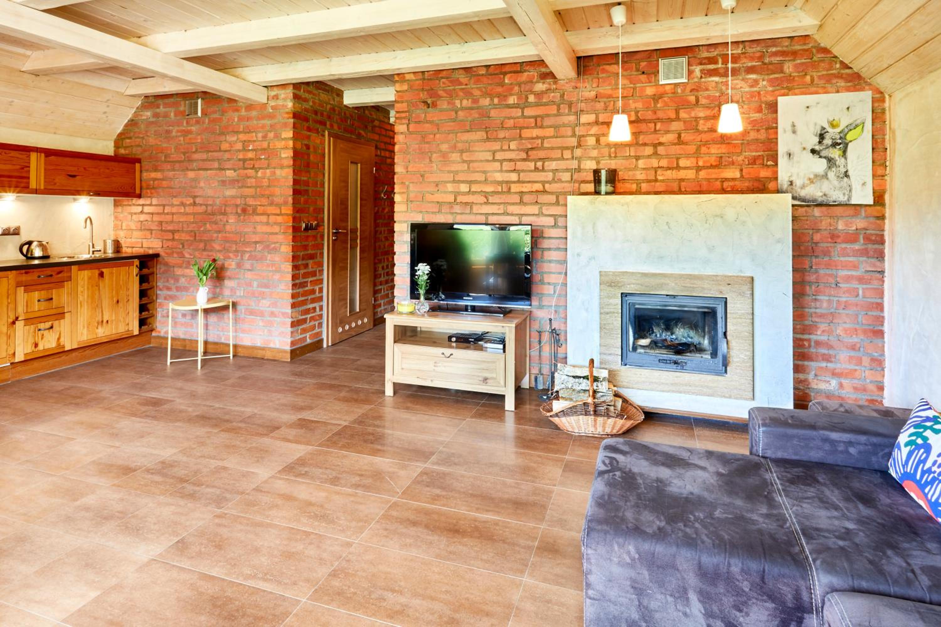 Deluxe Family Suite - Photo 3
