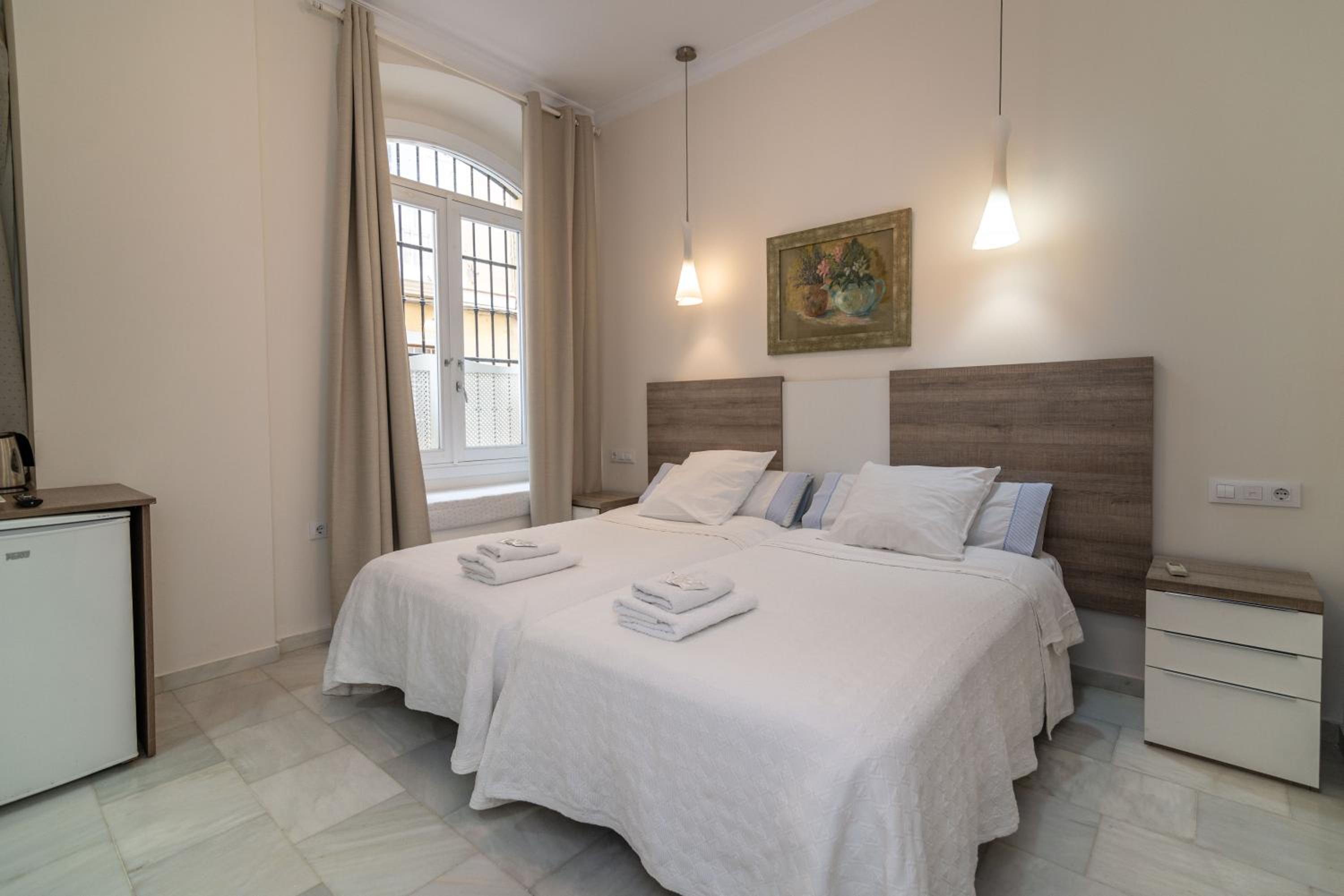 Standard Double Room - Photo 6