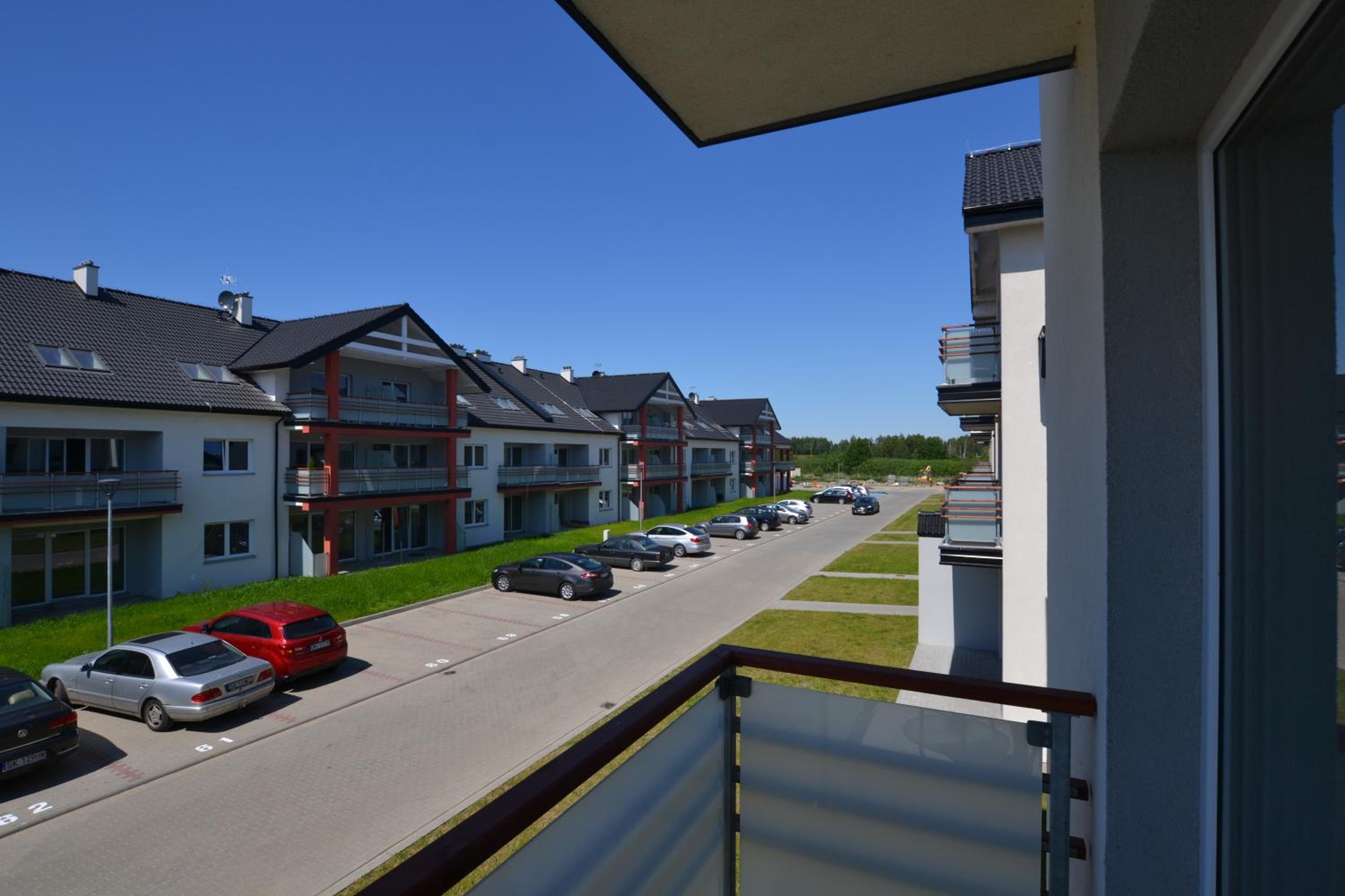 Apartment with Balcony - Photo 7