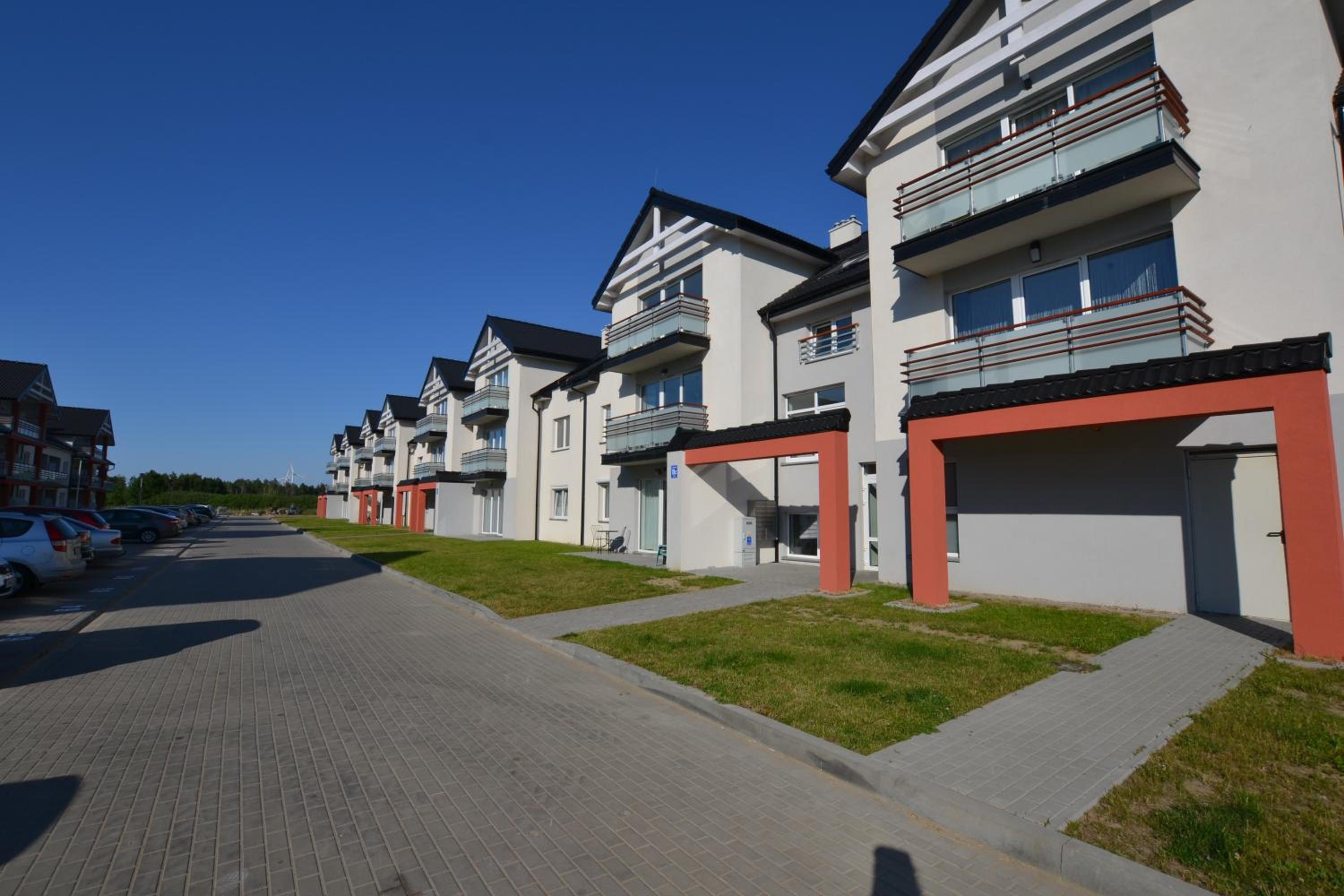 Apartment with Balcony - Photo 8