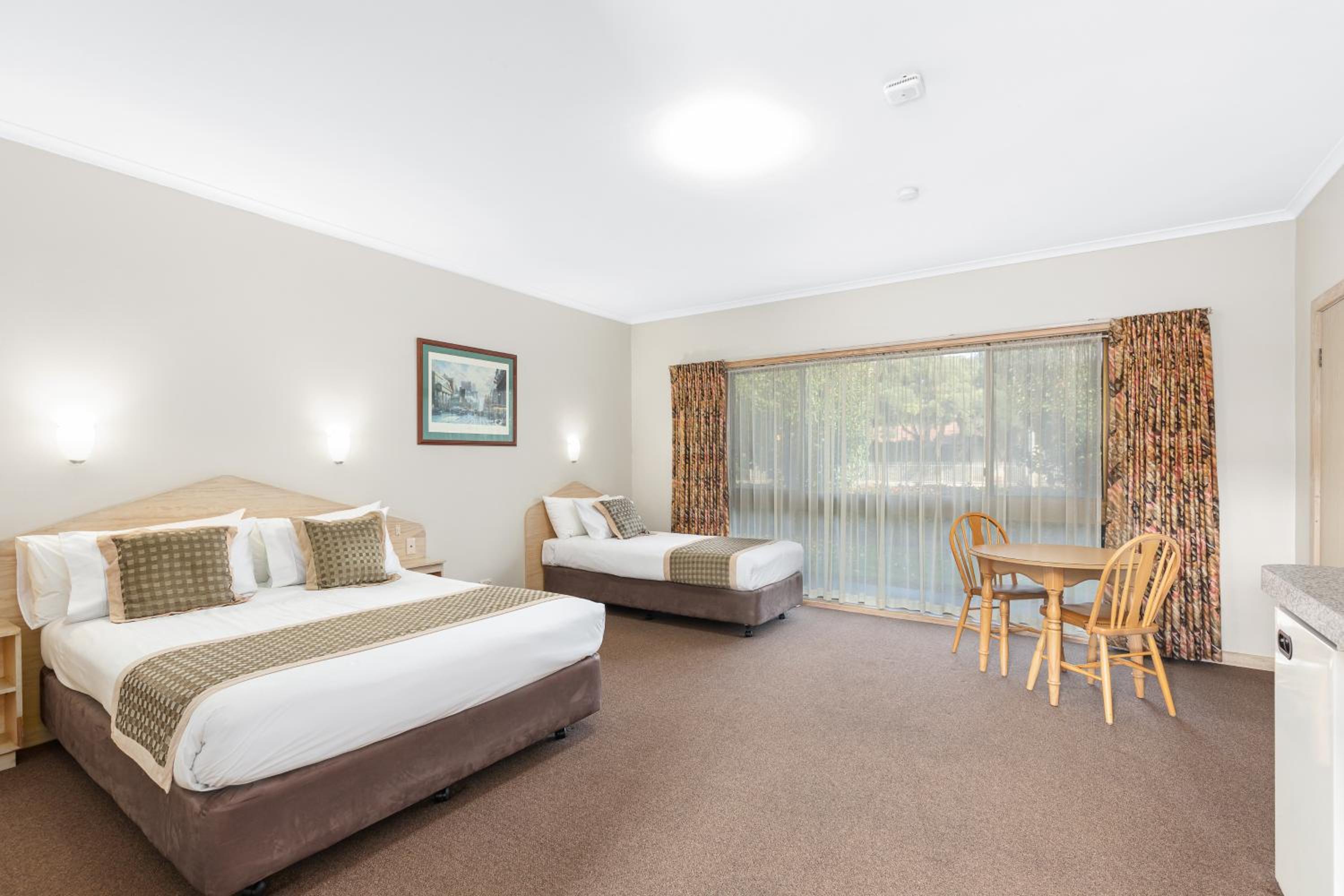 Standard Twin Suite - Photo 6
