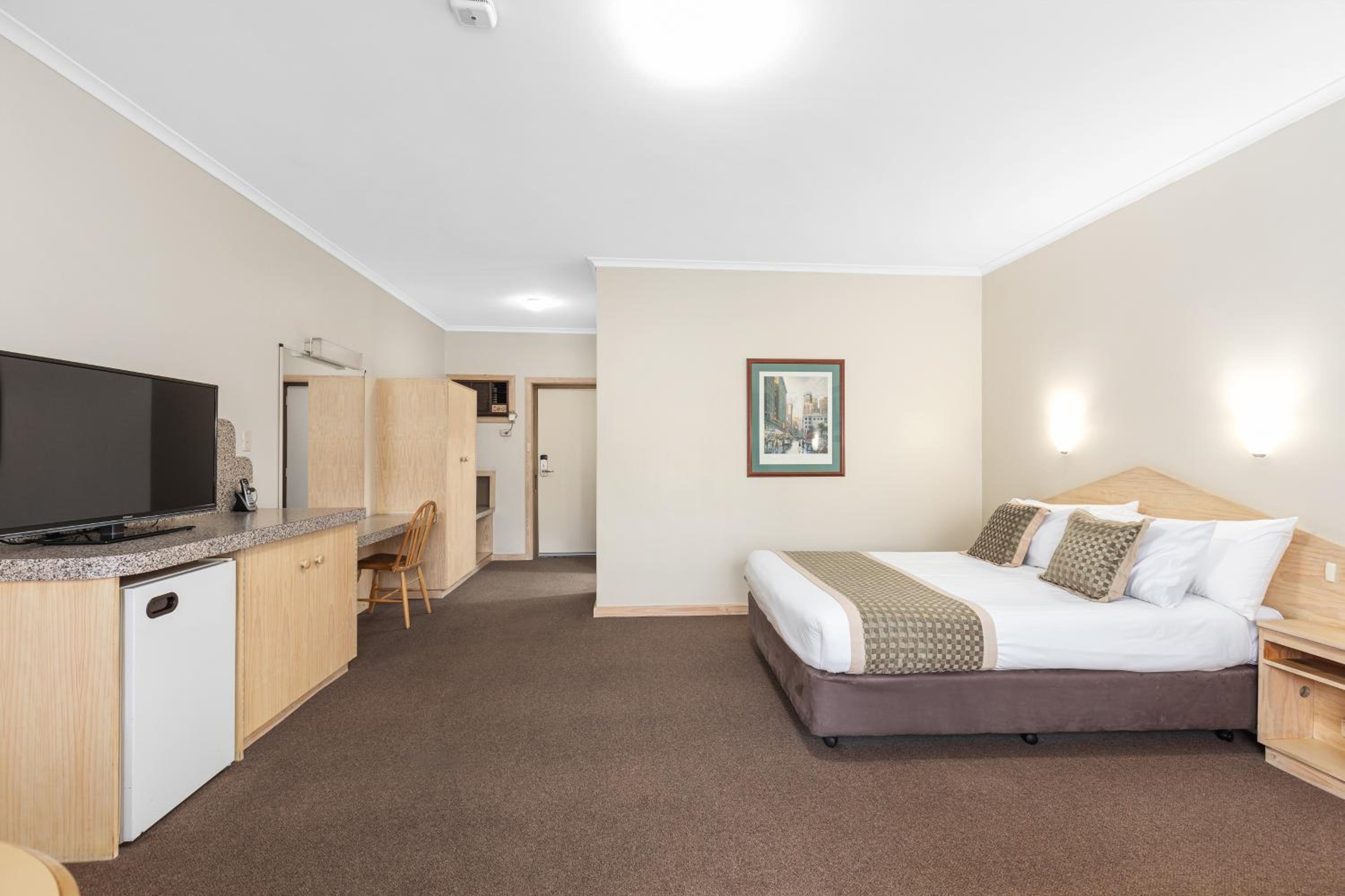 Standard Twin Suite - Photo 7