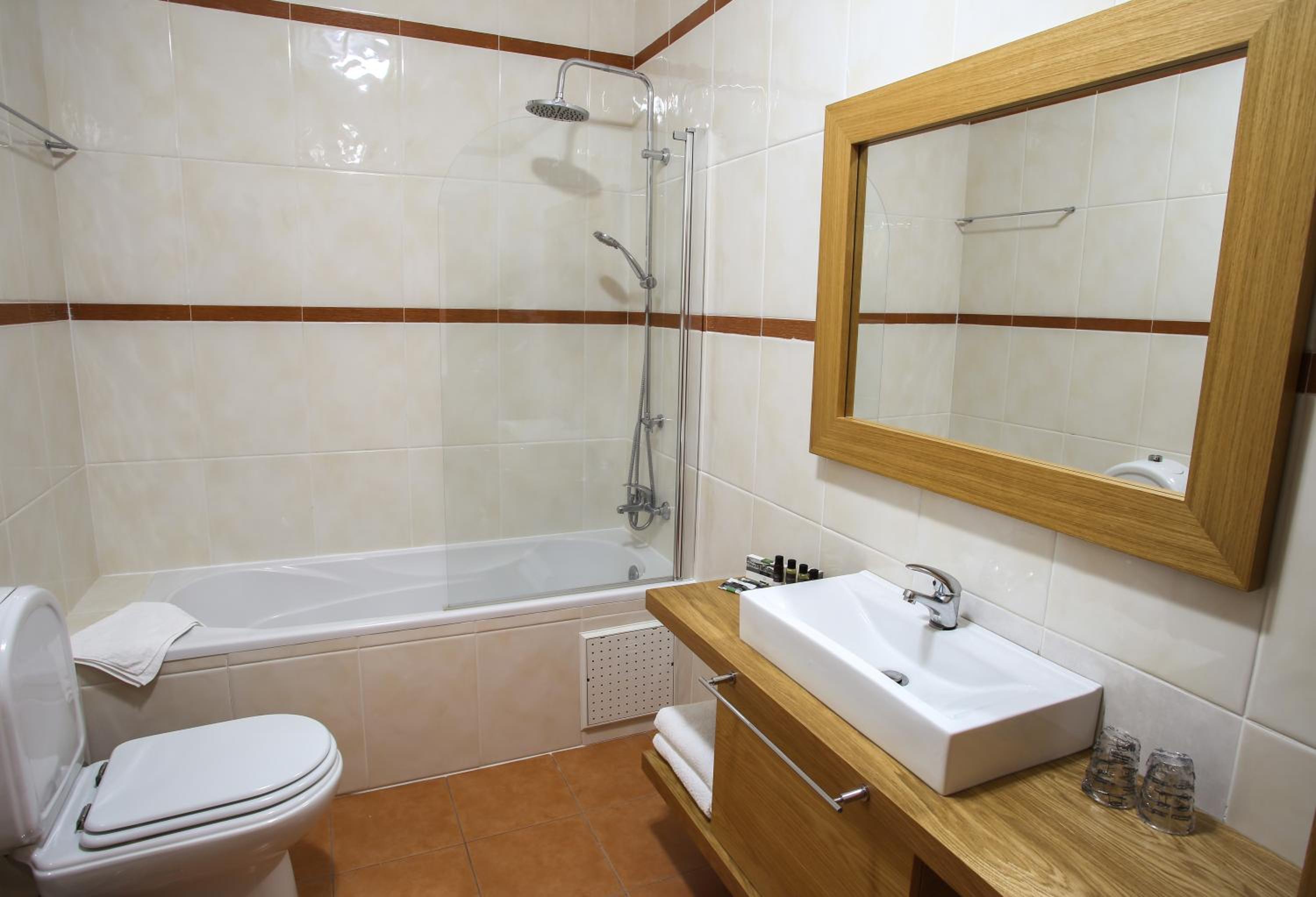 Suite with River View - Photo 7