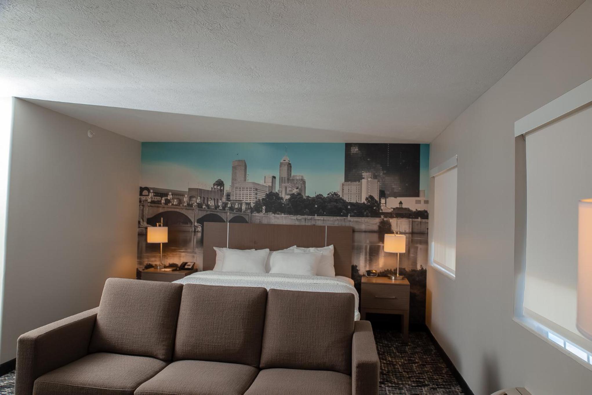 King Suite with Sofa Bed - Non-Smoking - Photo 1