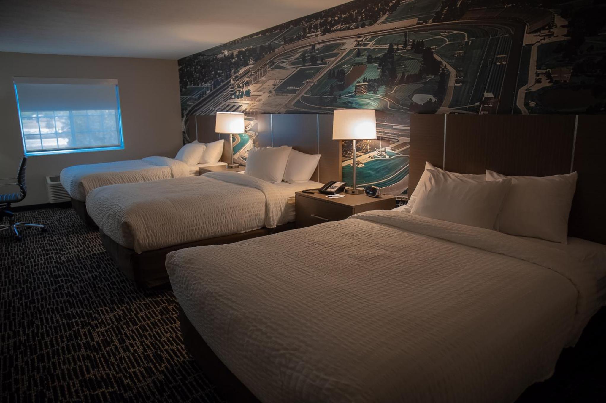 Queen Suite with Two Queen Bed - Non-Smoking - Photo 2