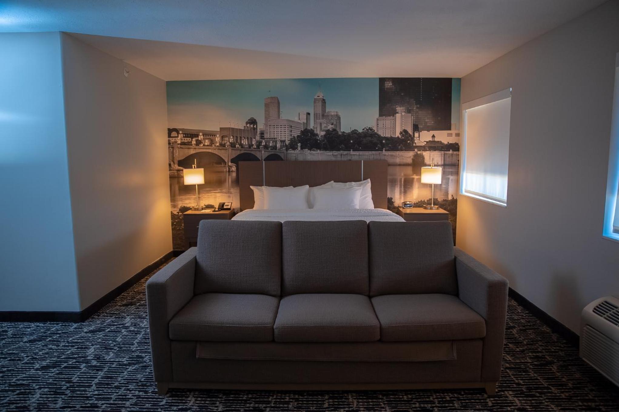 King Room with Sofa Bed - Non-Smoking - Photo 10