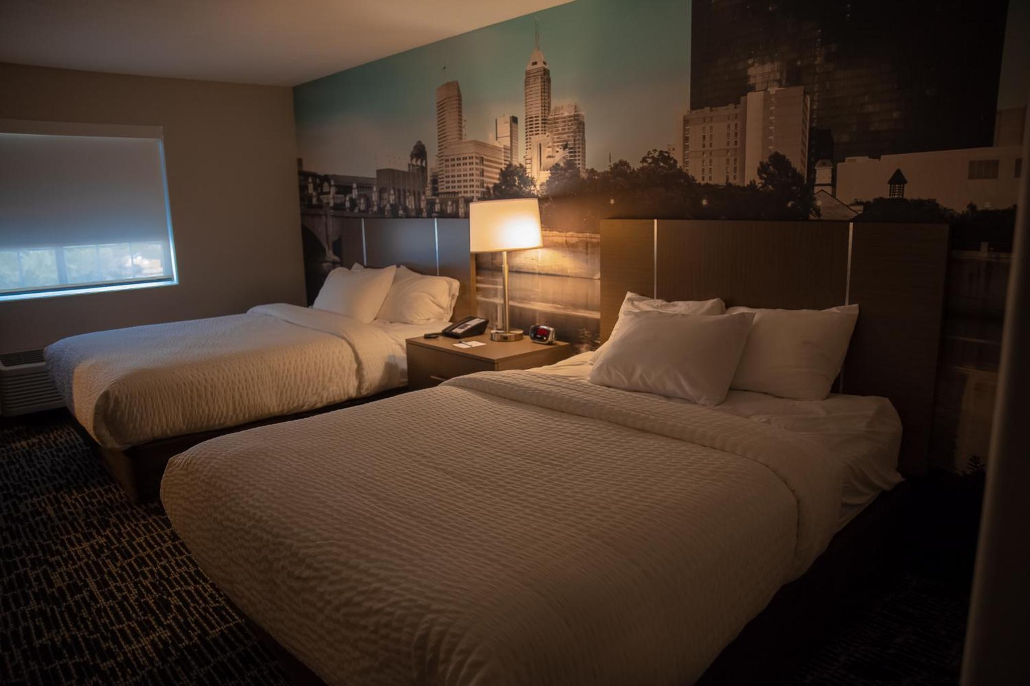Standard Queen Room with Two Queen Beds - Non-Smoking - Photo 1