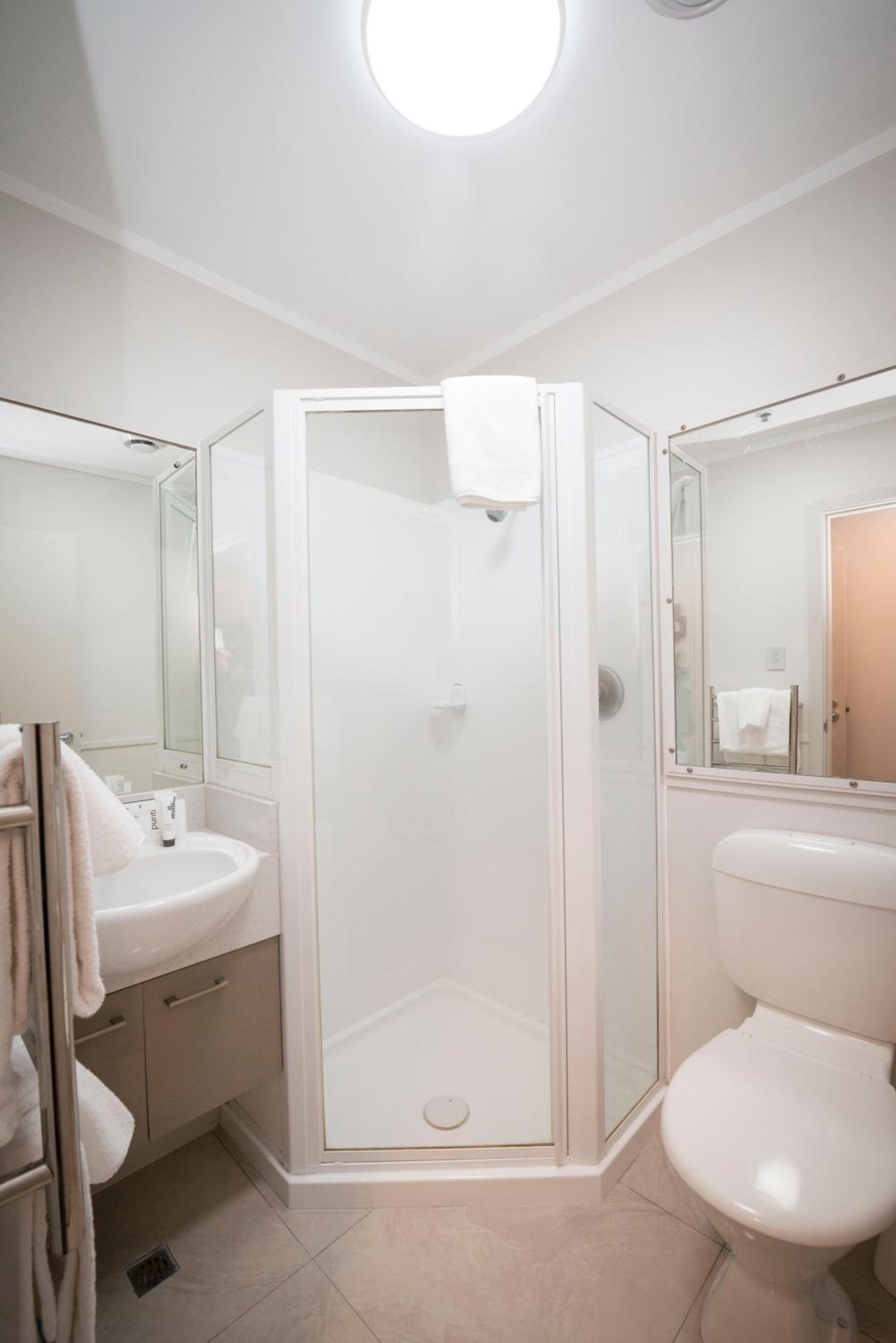 Studio Queen Apartment - Photo 1