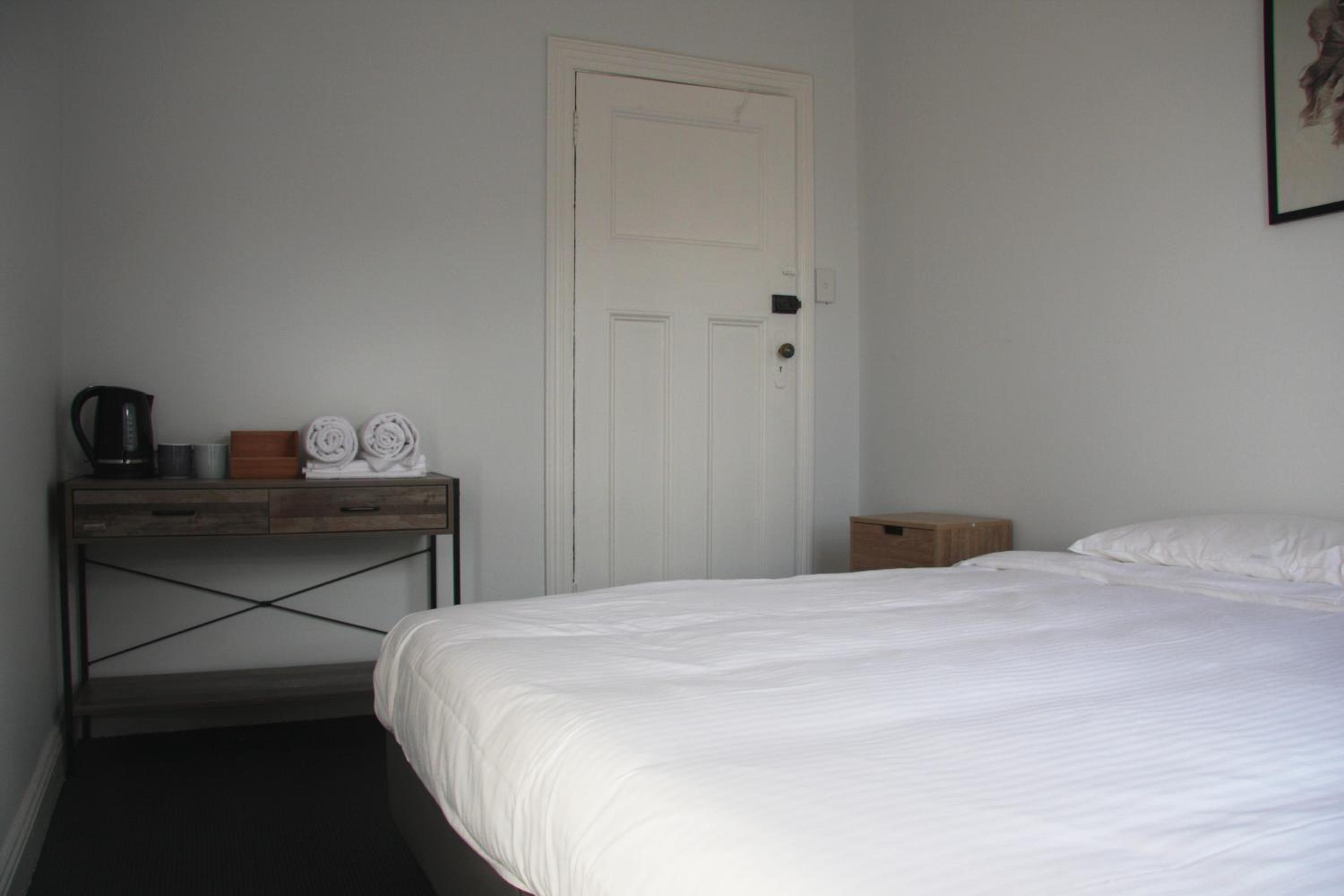 Budget Double Room - Renovated recently - Photo 1