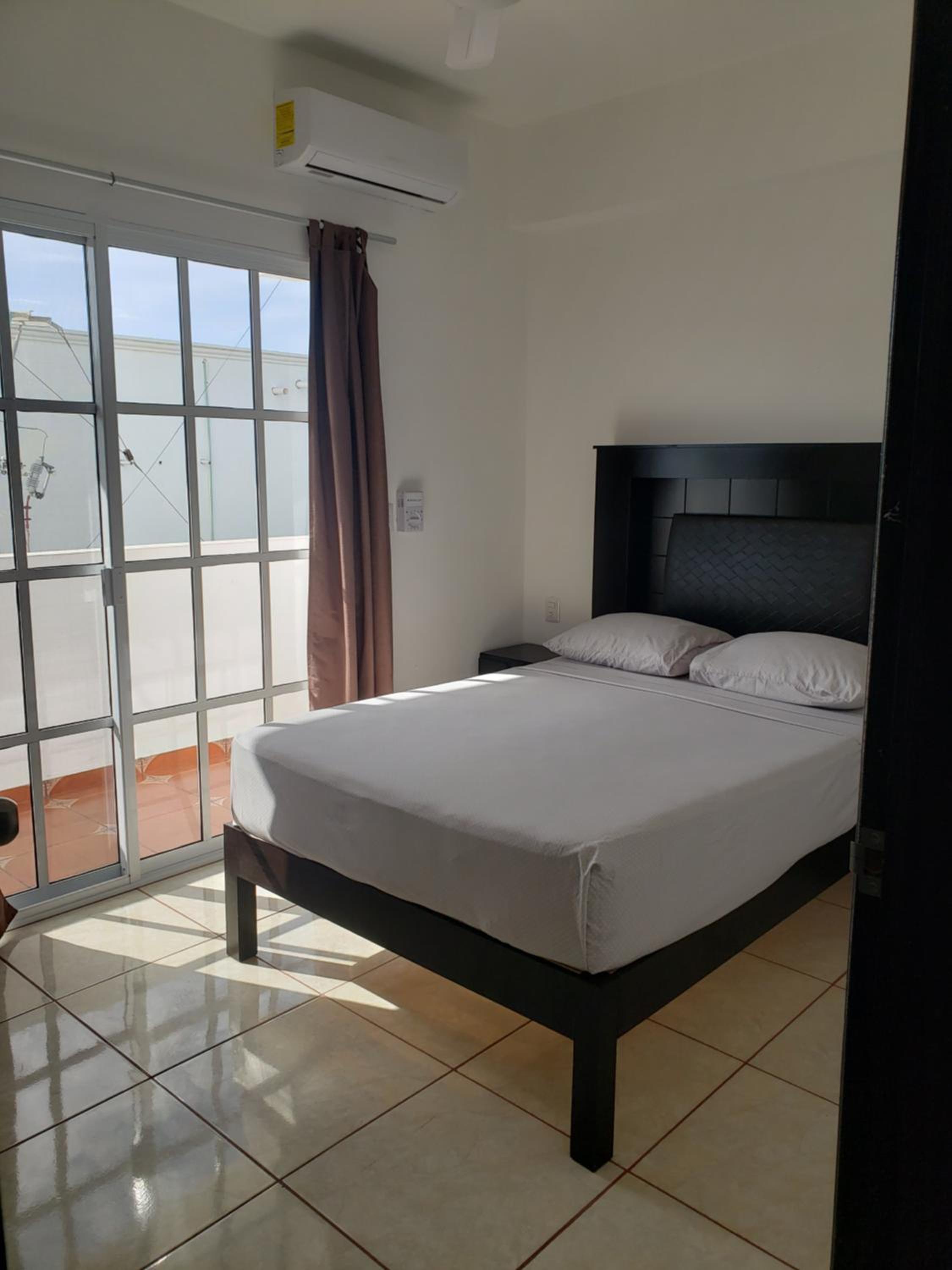 Queen Room with Balcony - Photo 1