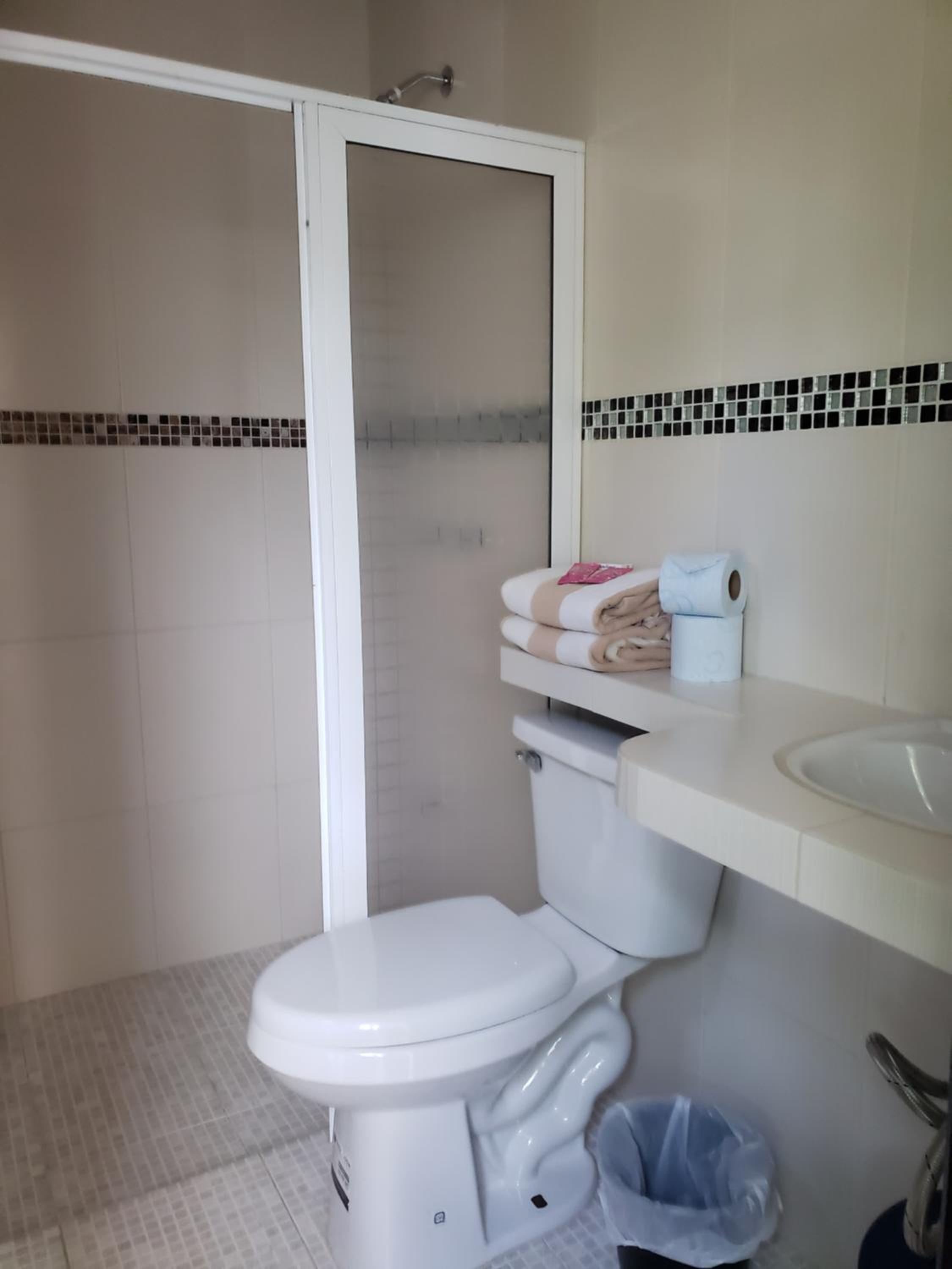 Standard Twin Room - Photo 3