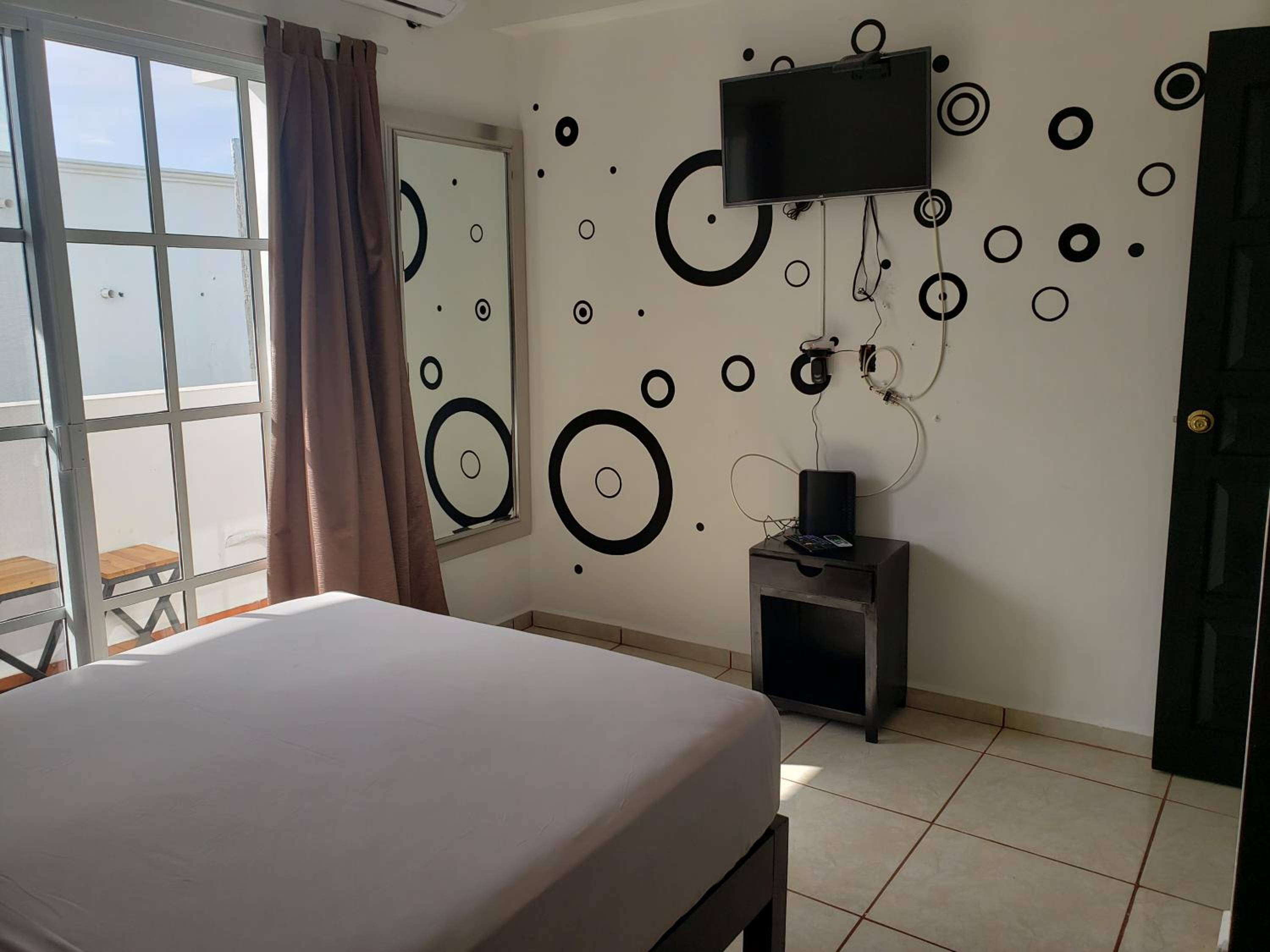 Queen Room - Photo 1