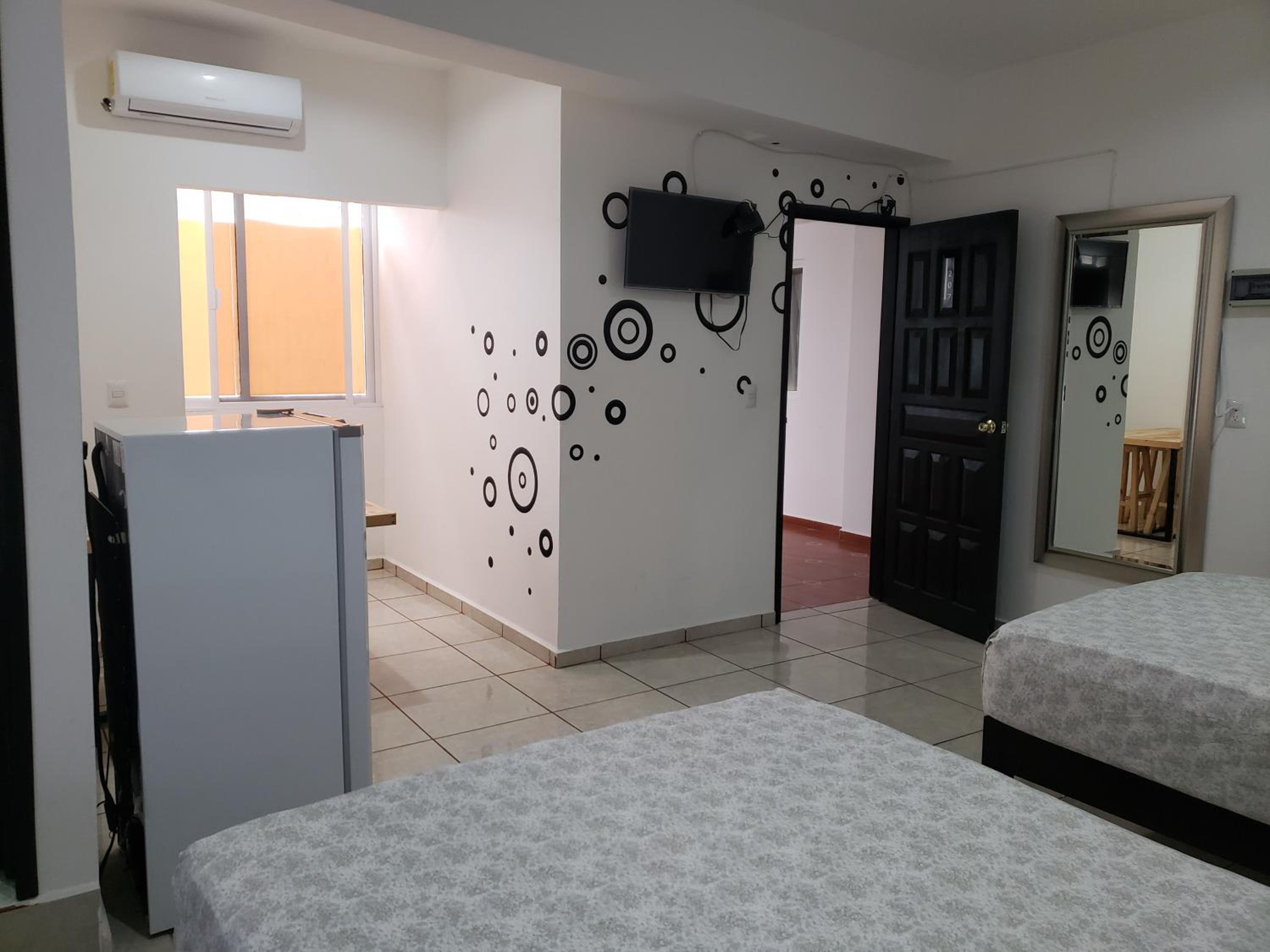 Standard Twin Room - Photo 14