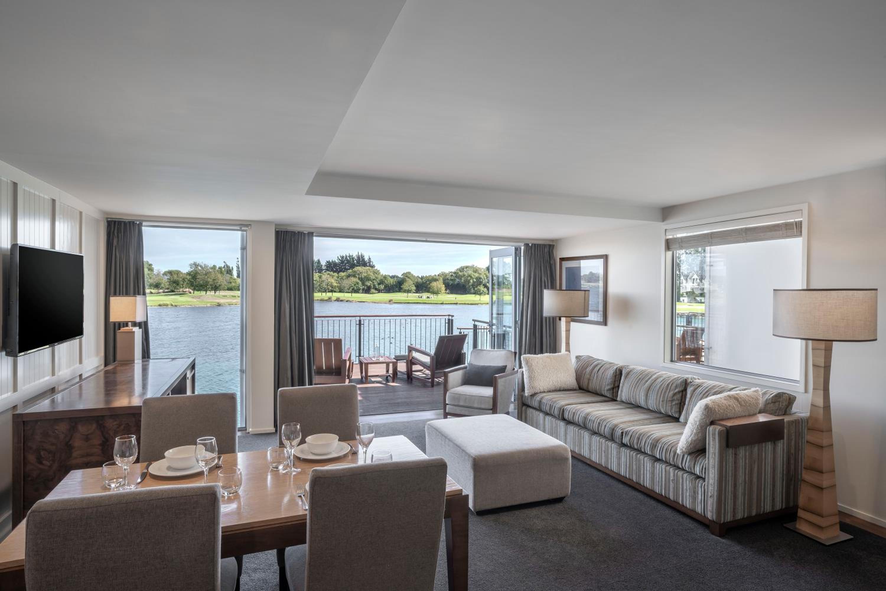Lakefront Suite