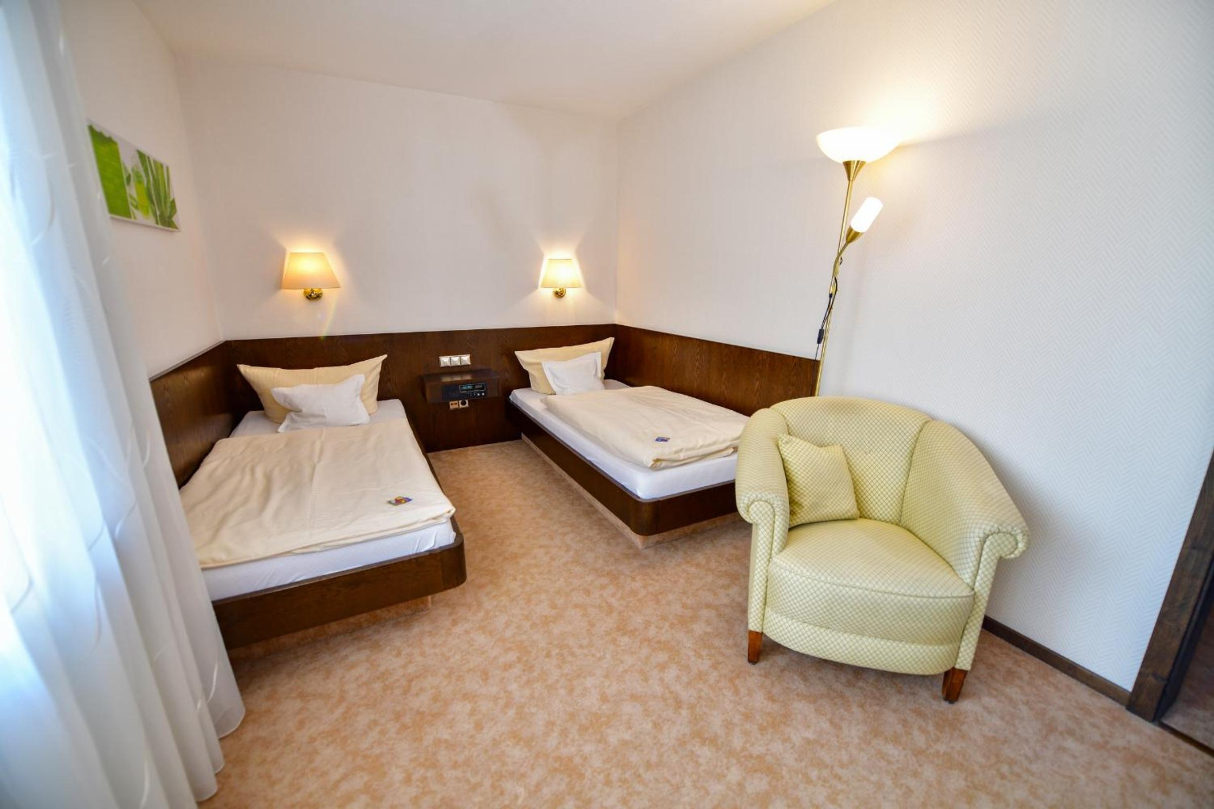 Standard Twin Room photo 2