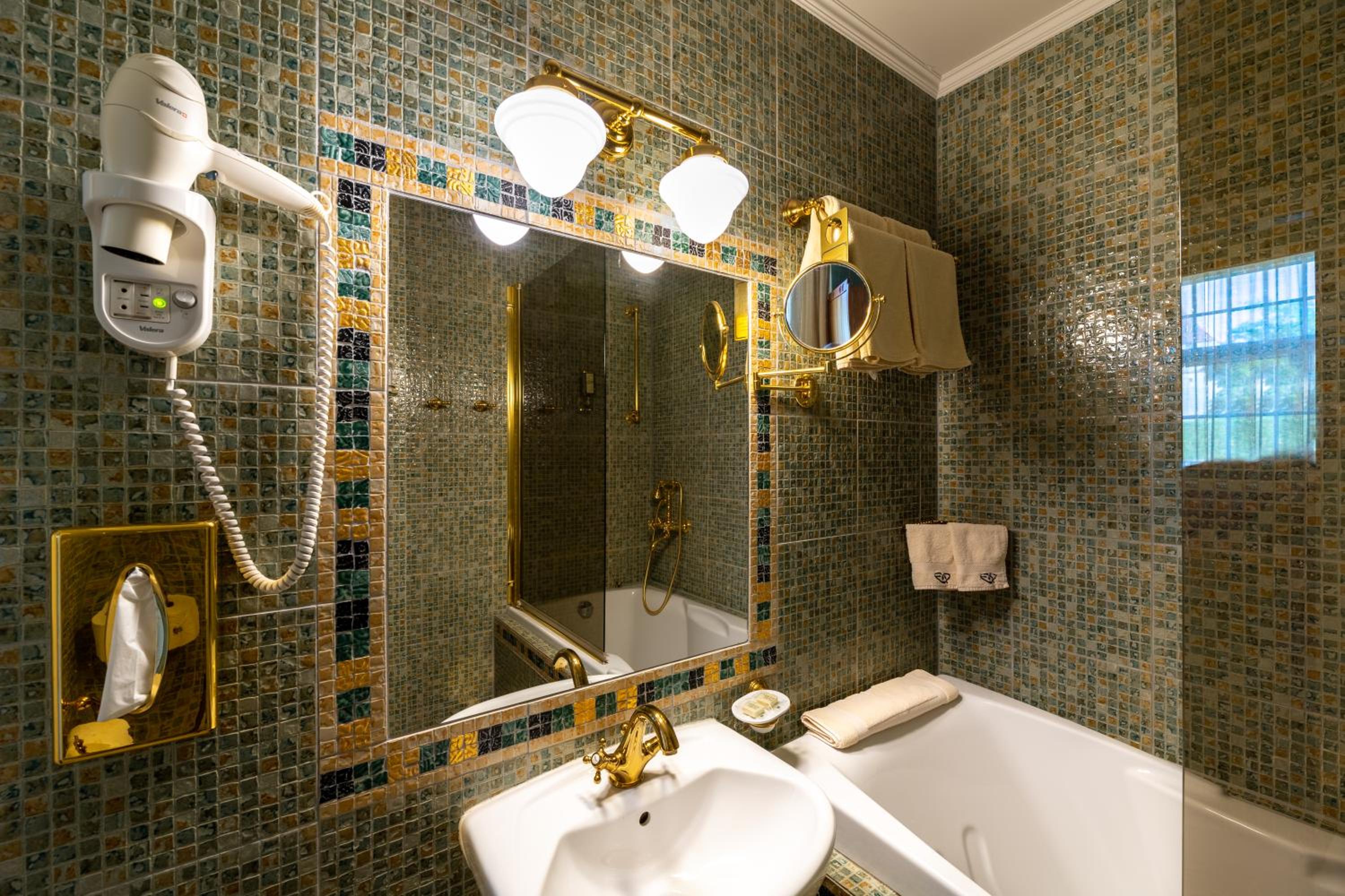 Deluxe  Double or Twin Room photo 2