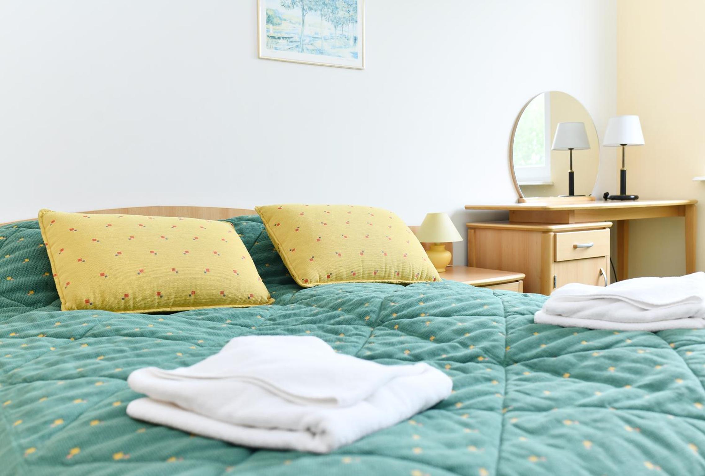 One-Bedroom Apartment - Photo 6