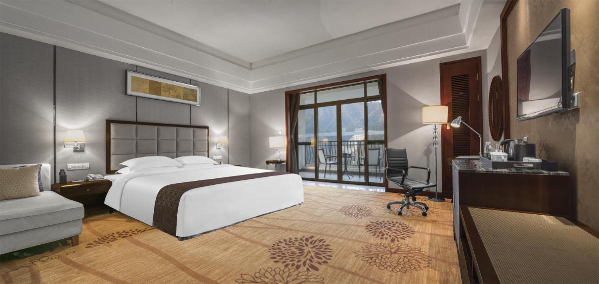 King Room with Balcony