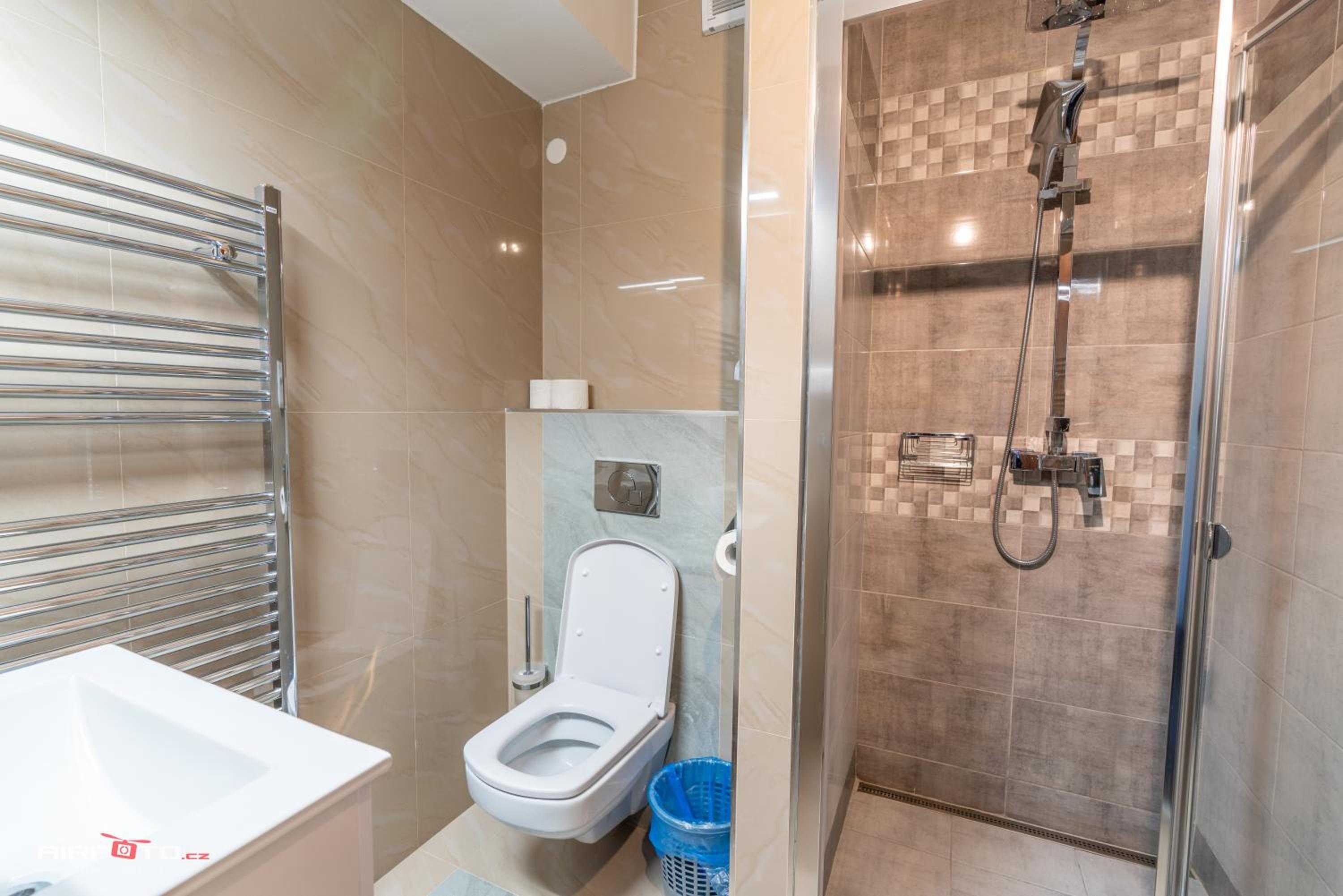 Single Room With Bathroom photo 3