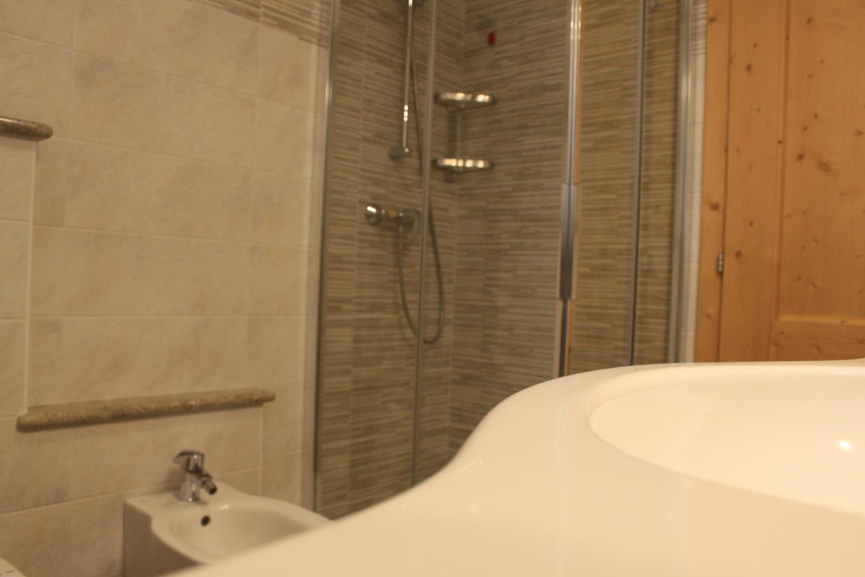 One-Bedroom Chalet - Photo 18