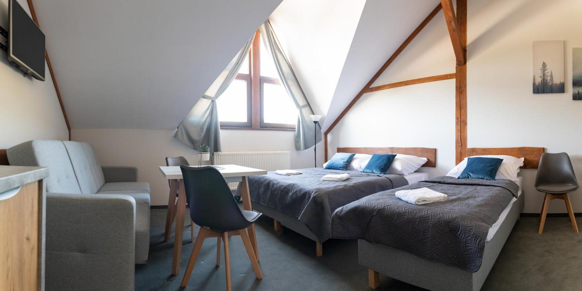 Quadruple Room - Photo 13