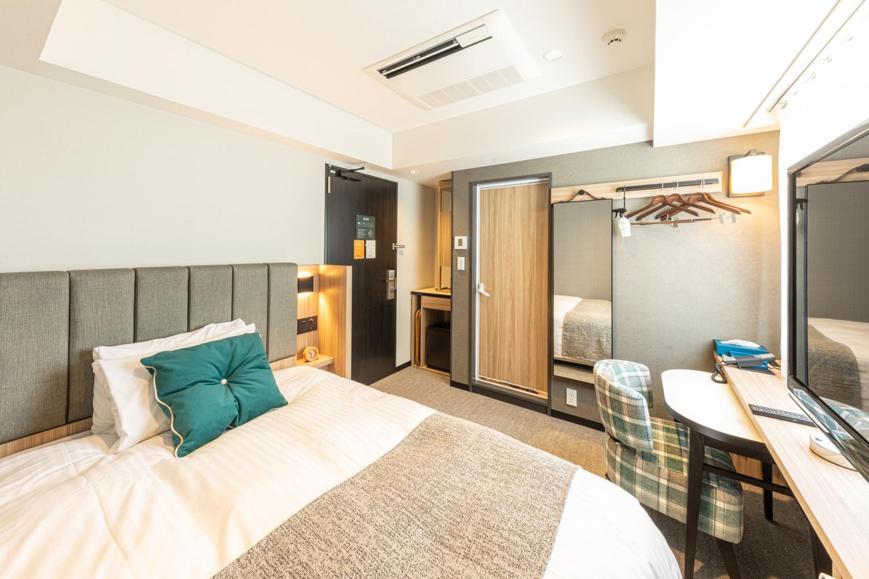 Standard Double Room (1 Adult) - Smoking
