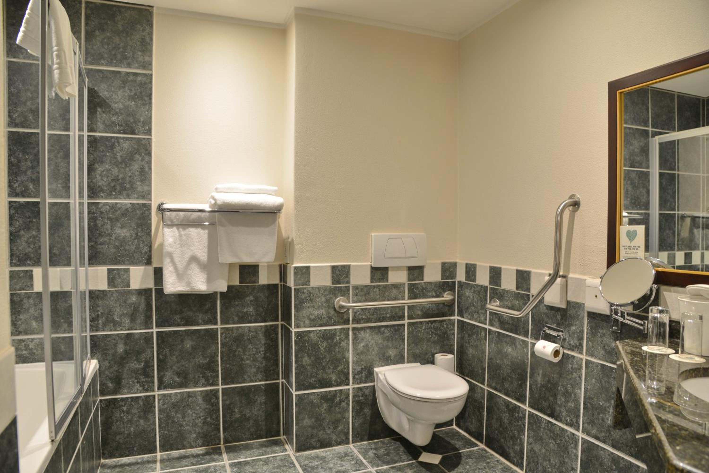 Twin Room - Disability Access thumbnail 5