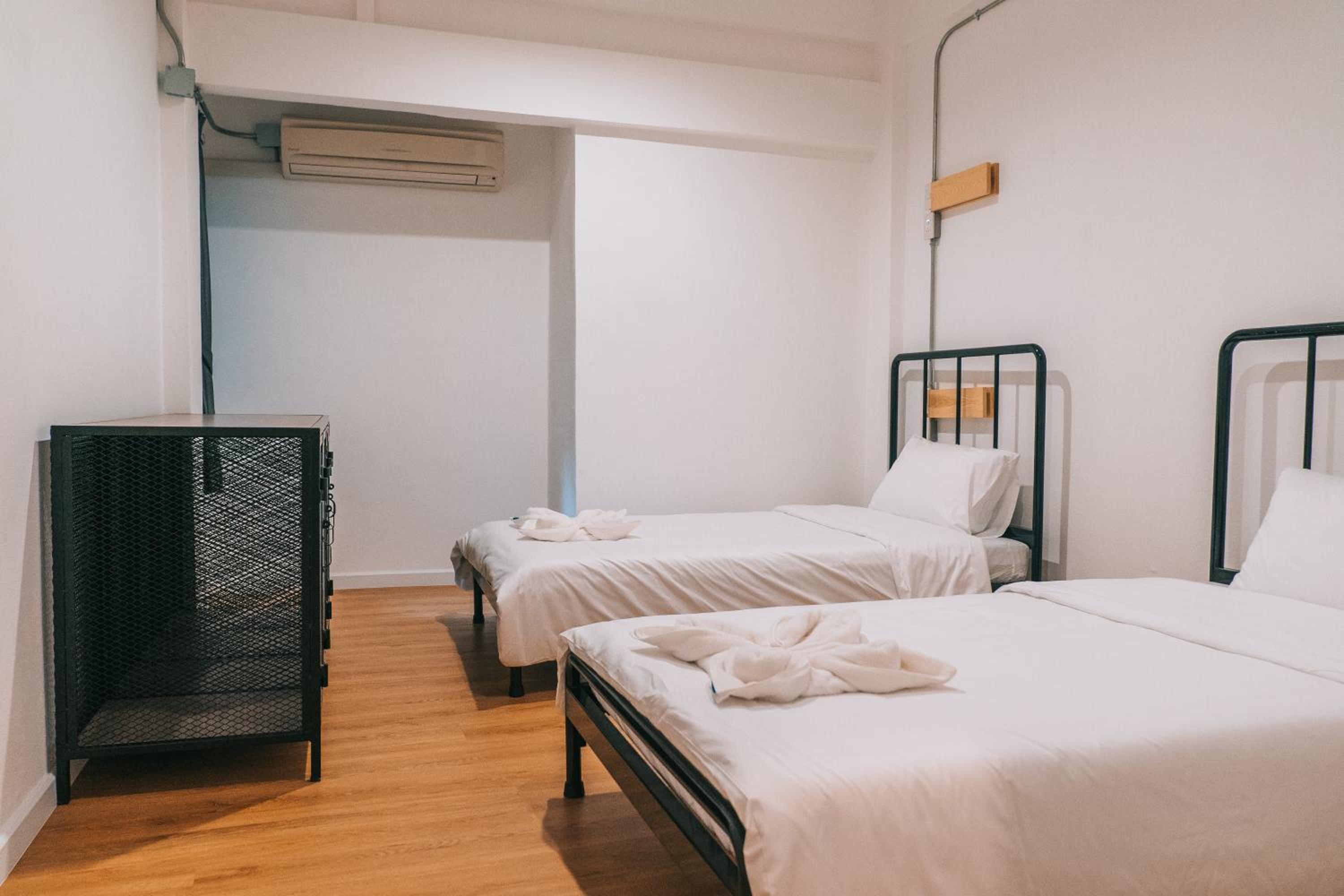 Standard Twin Room with Shared Bathroom photo 1